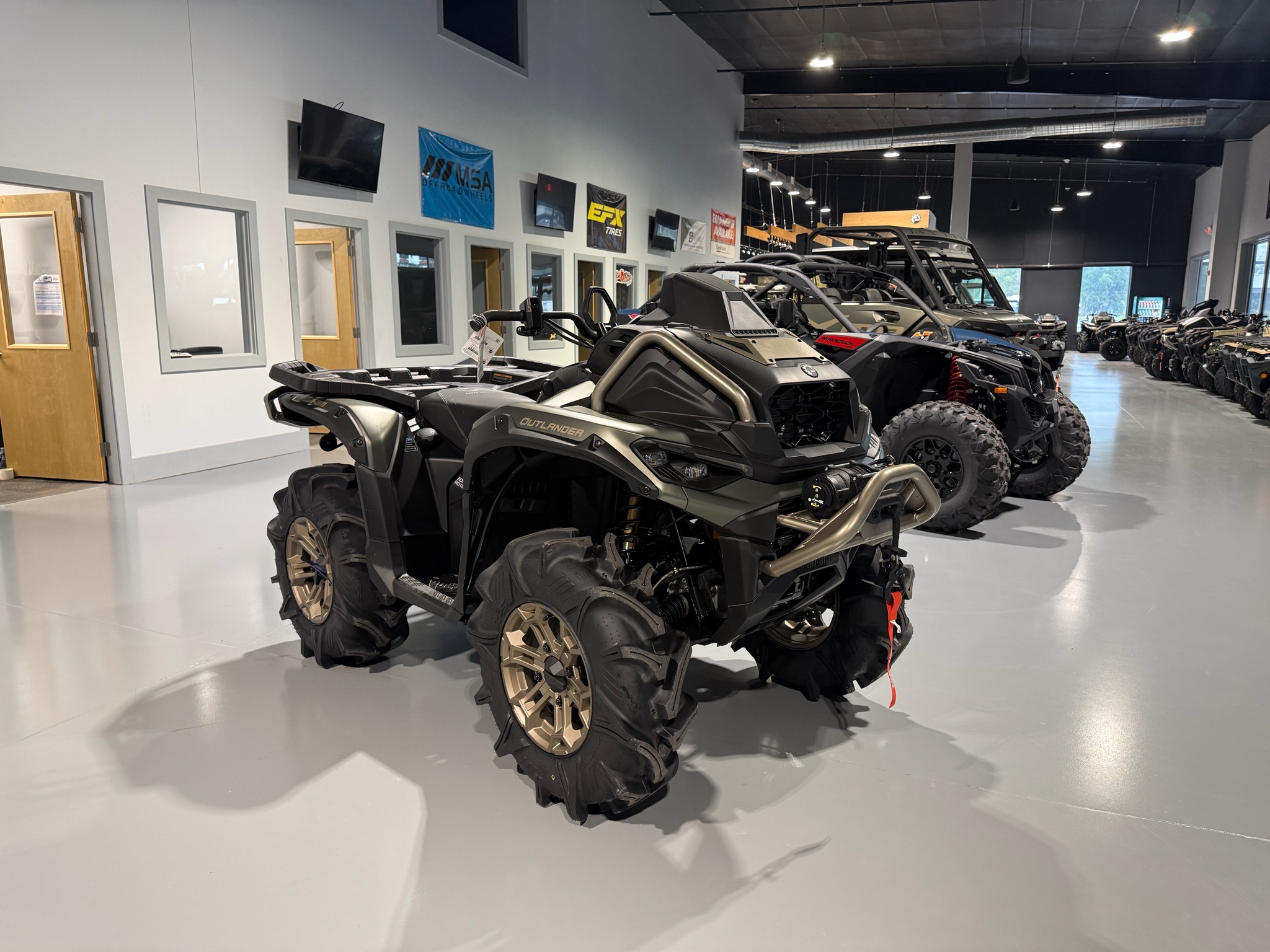 2027 Can-Am™ Outlander X MR 1000R 3