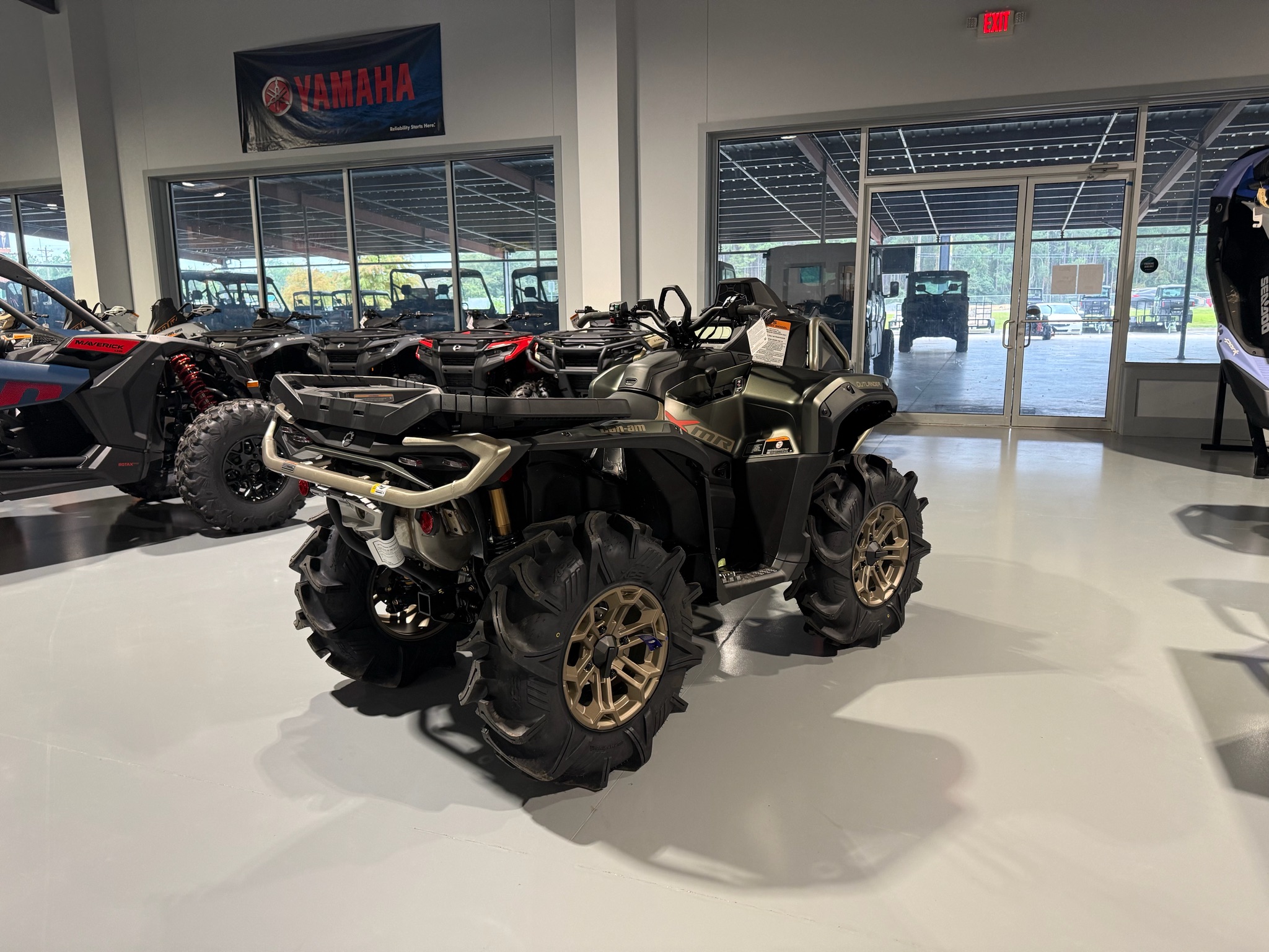 2027 Can-Am™ Outlander X MR 1000R 4