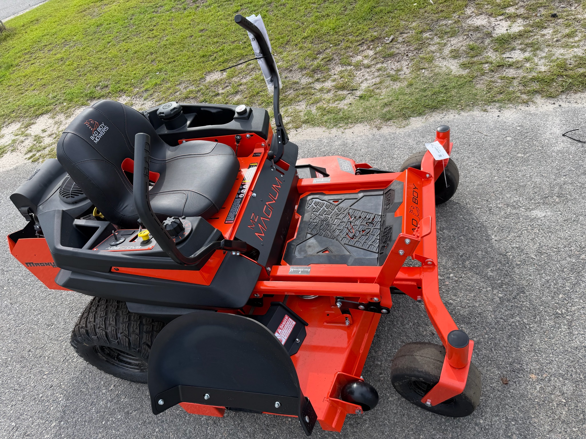 New Bad Boy Mowers MZ Magnum 54 in. Kohler Pro 7000 KT745 24 hp