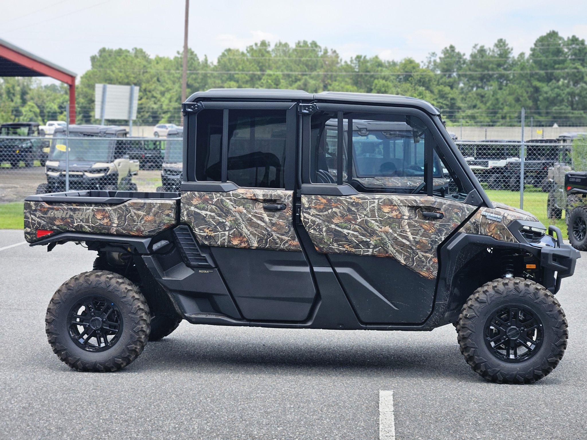 2026 Can-Am™ Defender MAX Limited HD11 5