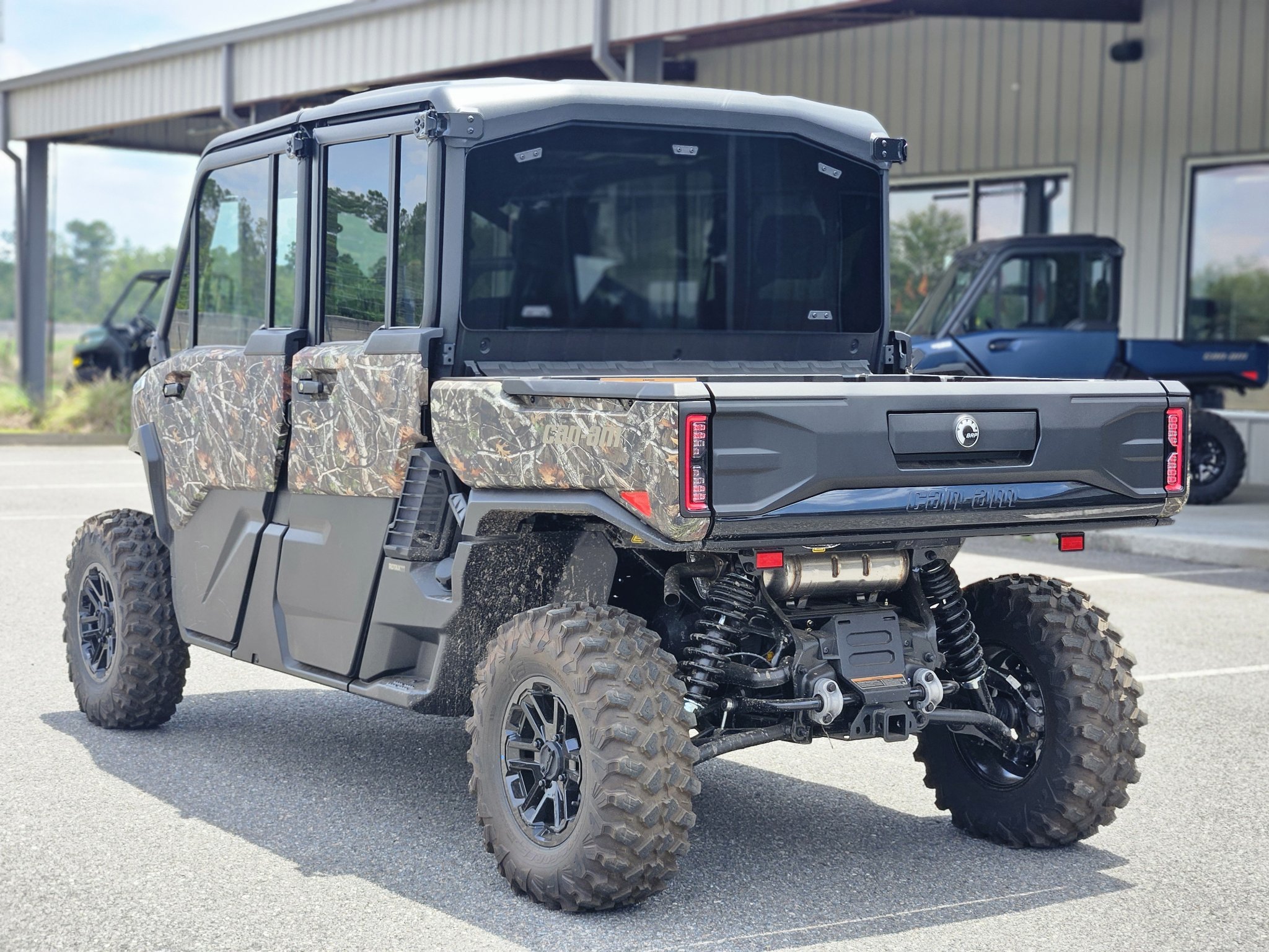 2026 Can-Am™ Defender MAX Limited HD11 8
