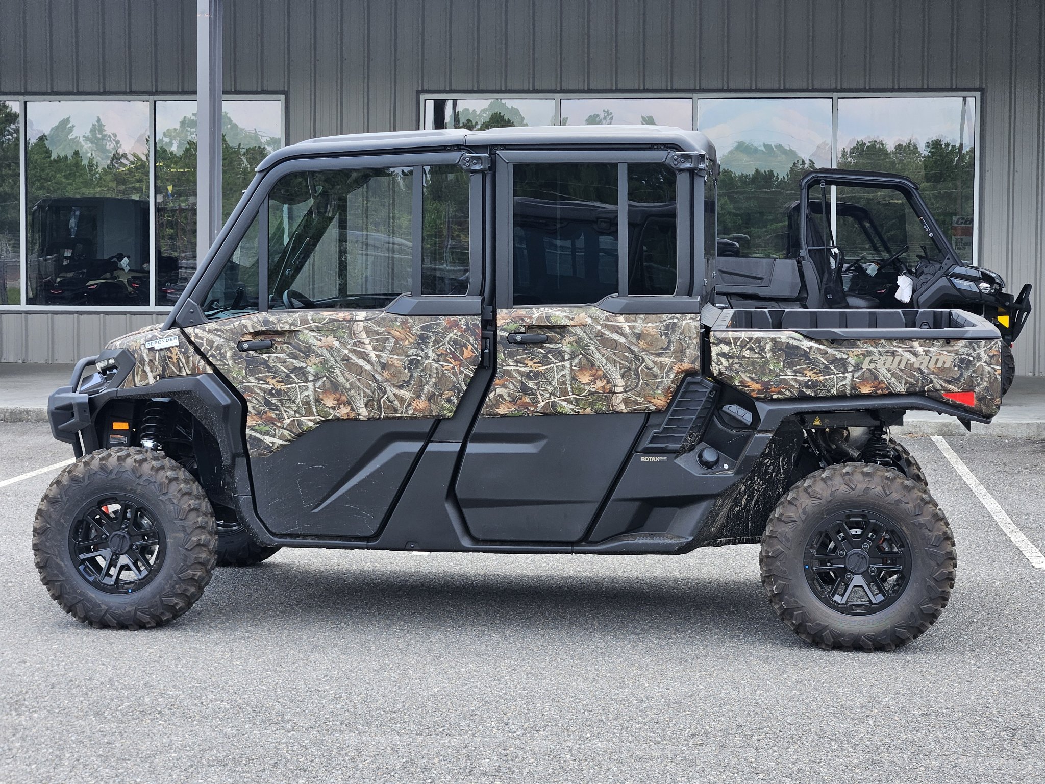 2026 Can-Am™ Defender MAX Limited HD11 9