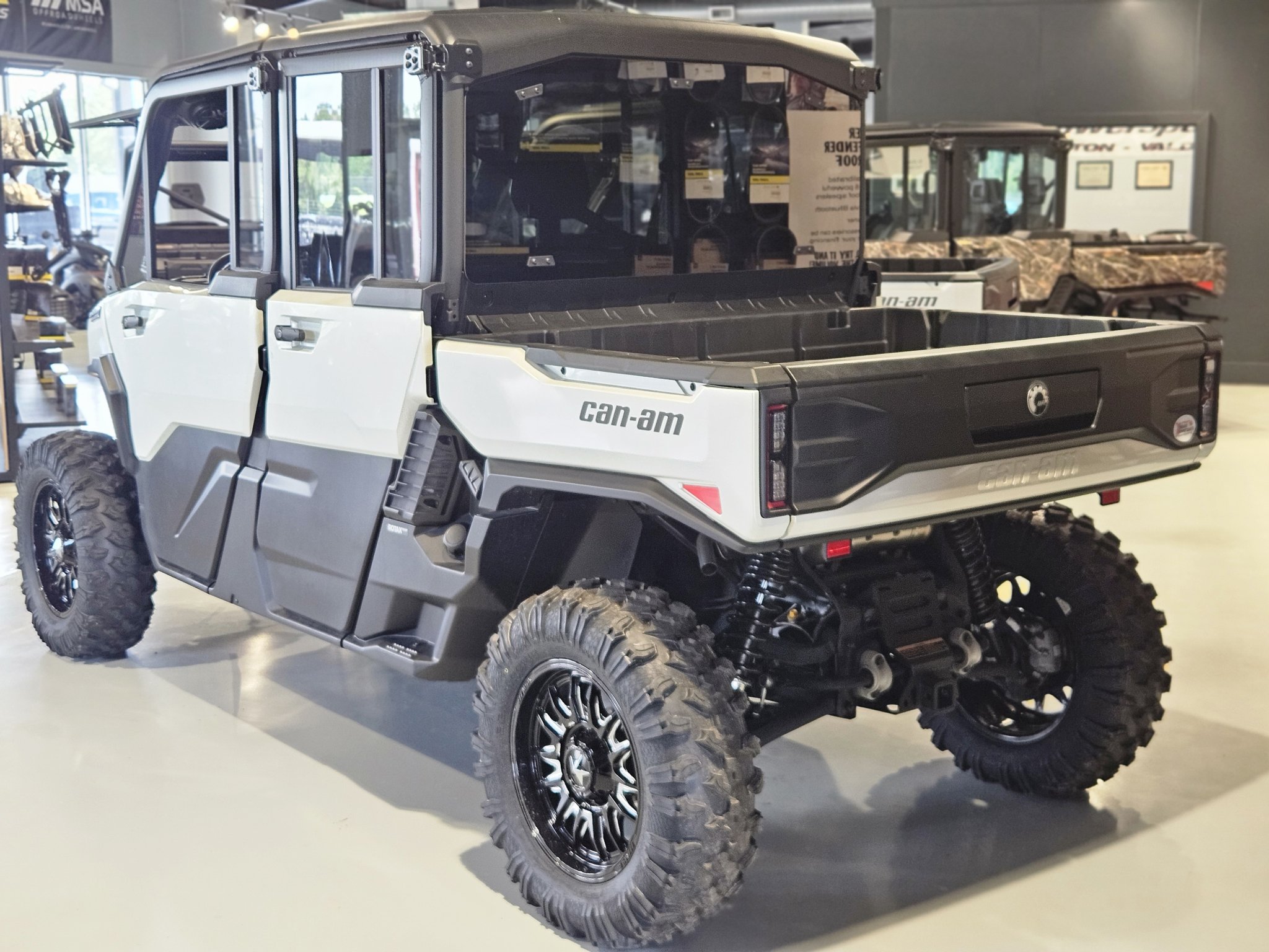 2026 Can-Am™ Defender MAX Limited HD11 5