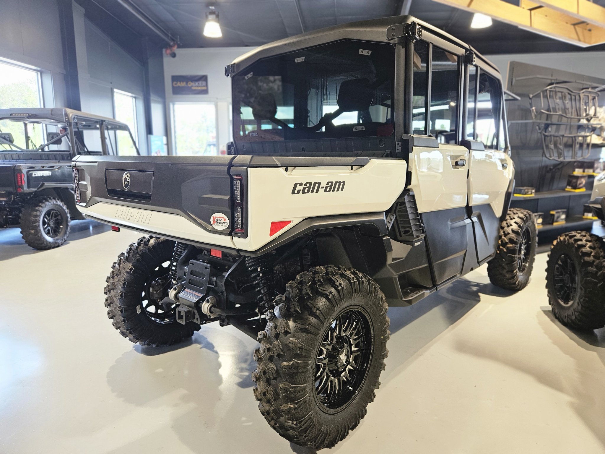 2026 Can-Am™ Defender MAX Limited HD11 7