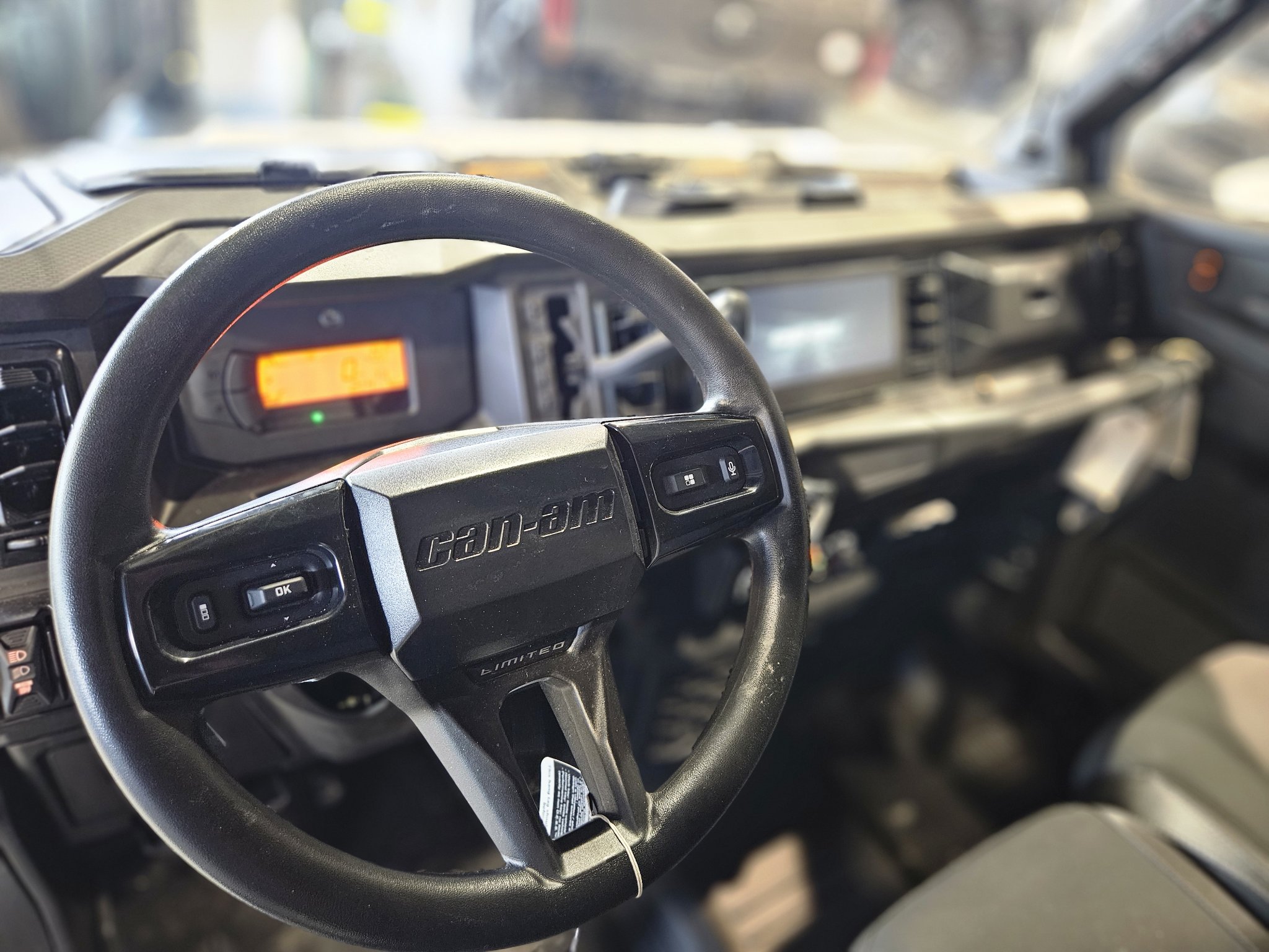 2026 Can-Am™ Defender MAX Limited HD11 9