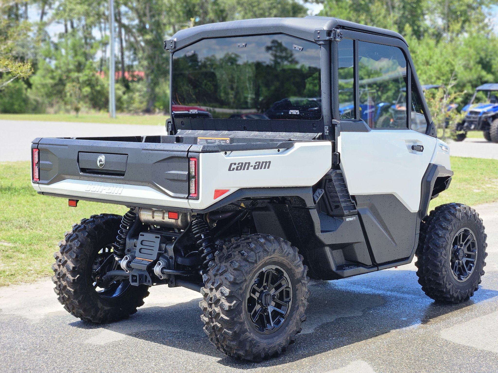 2026 Can-Am™ Defender Limited HD11 6