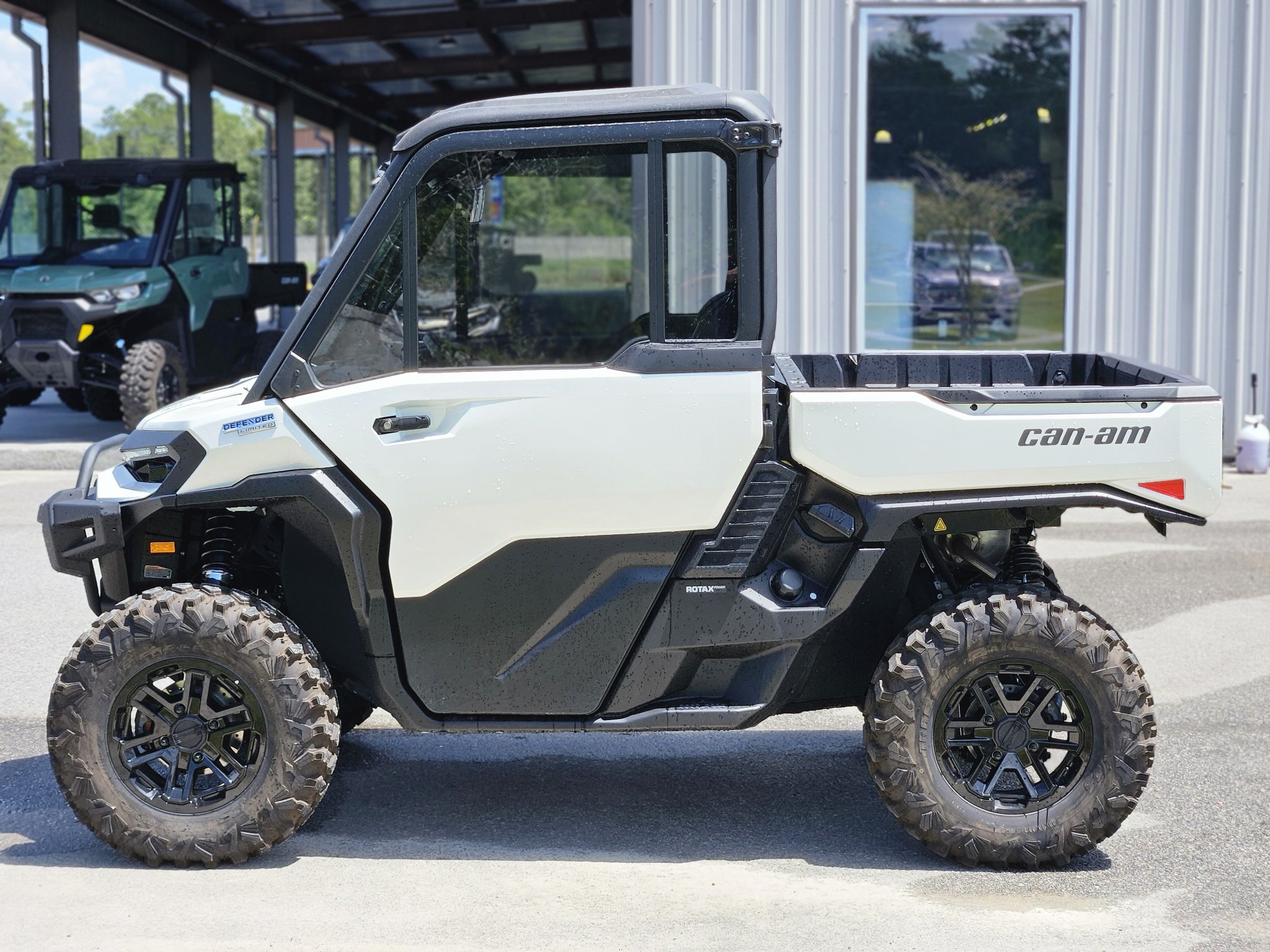 2026 Can-Am™ Defender Limited HD11 9