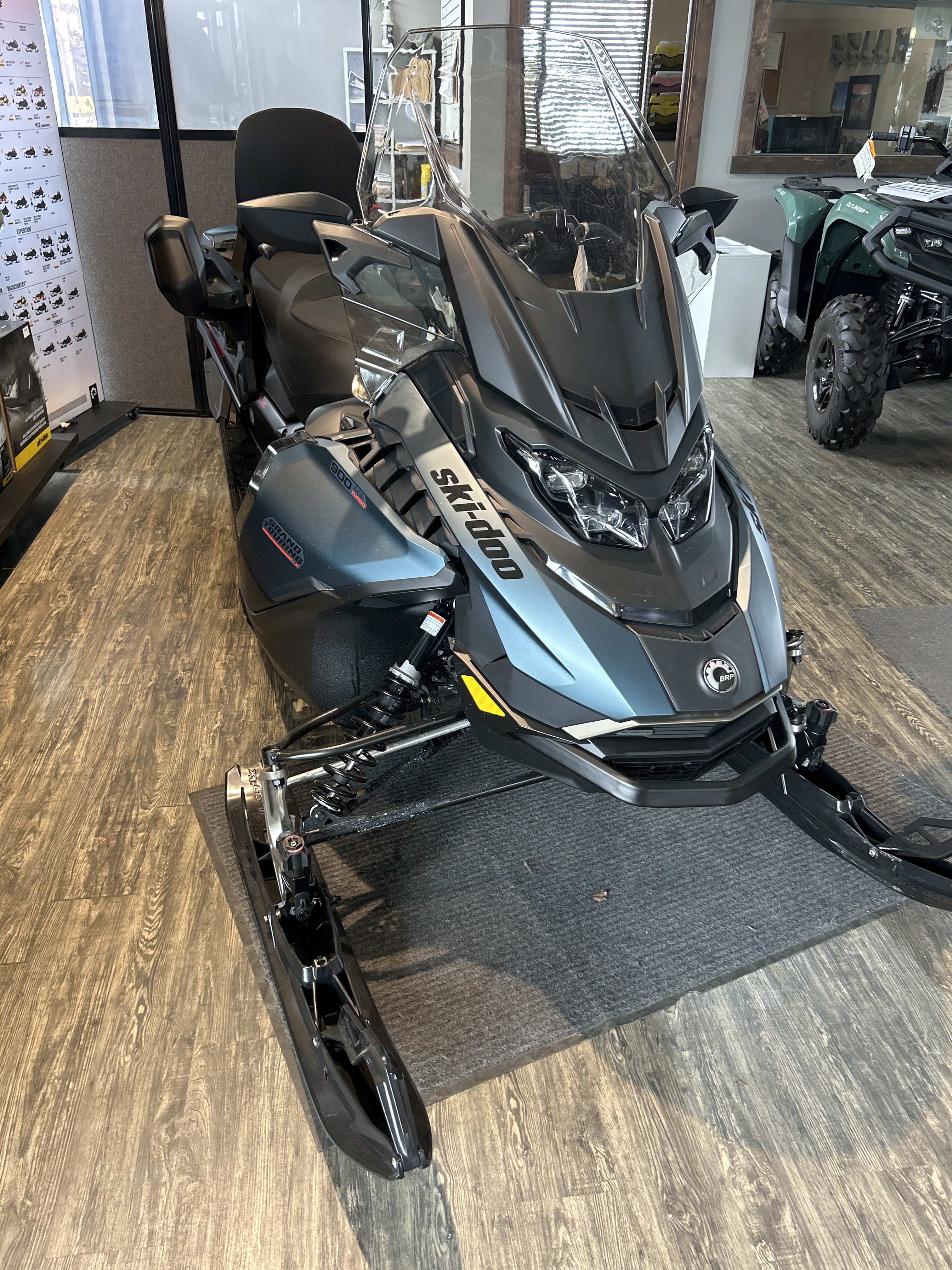 Ski-Doo Grand Touring Limited 900 ACE Turbo R ES Silent Track II Image