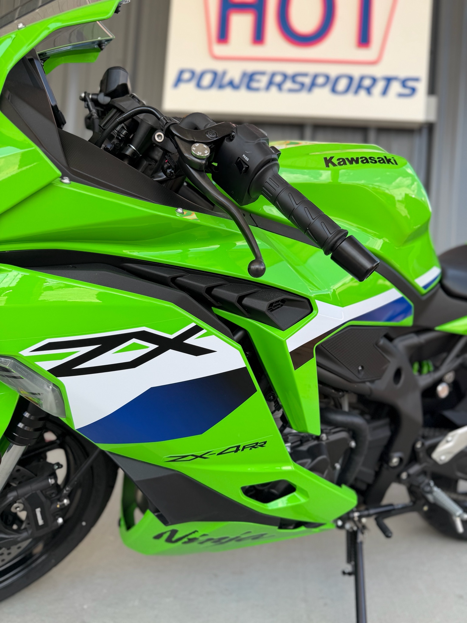 2026 Kawasaki Ninja® ZX-4RR ABS 2