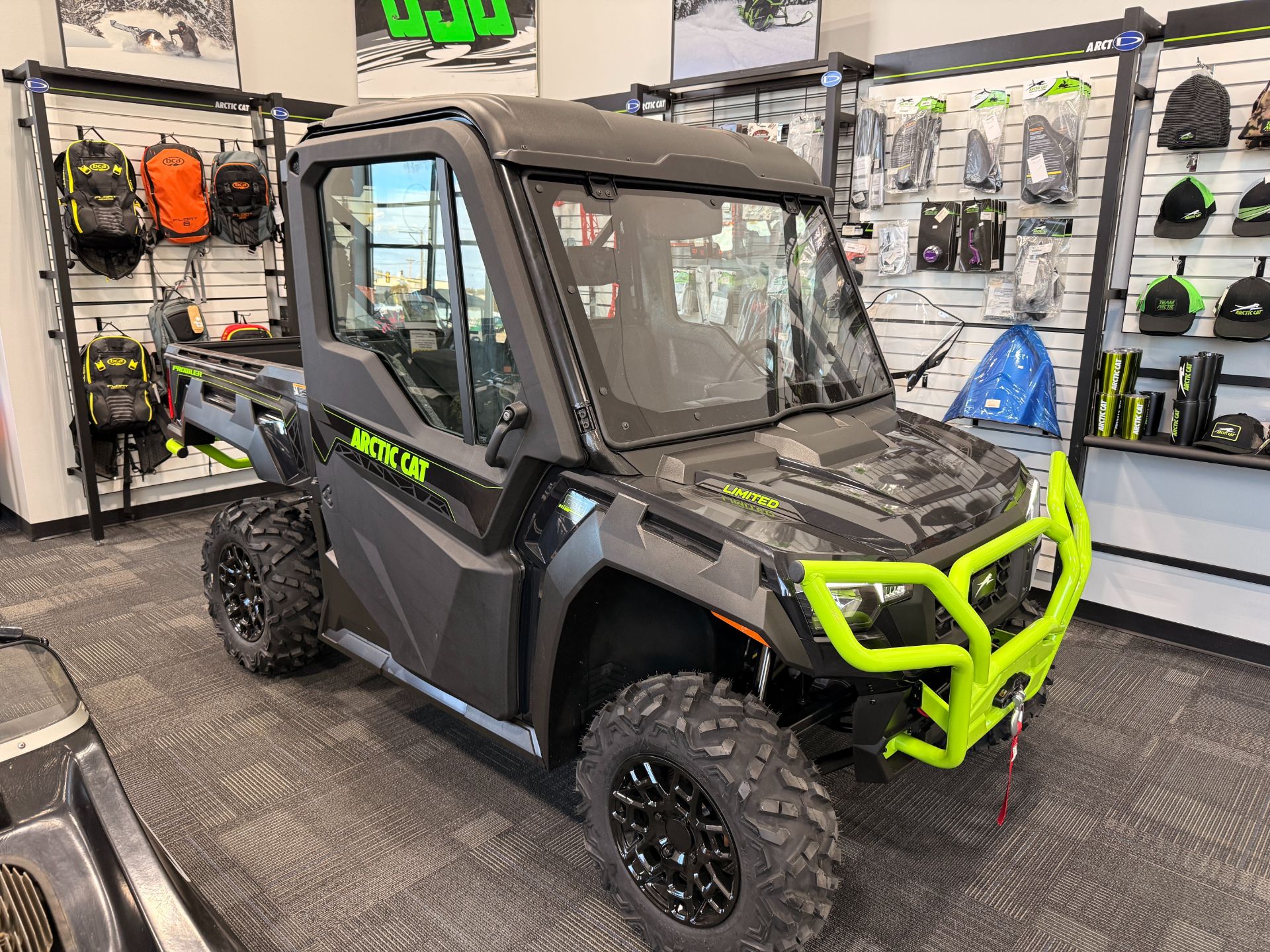 【貴重、輸入品、未使用、休特価】Lindbarg　Curtiss Goshark New 2025 Arctic Cat Prowler Limited | Utility Vehicles in Bismarck