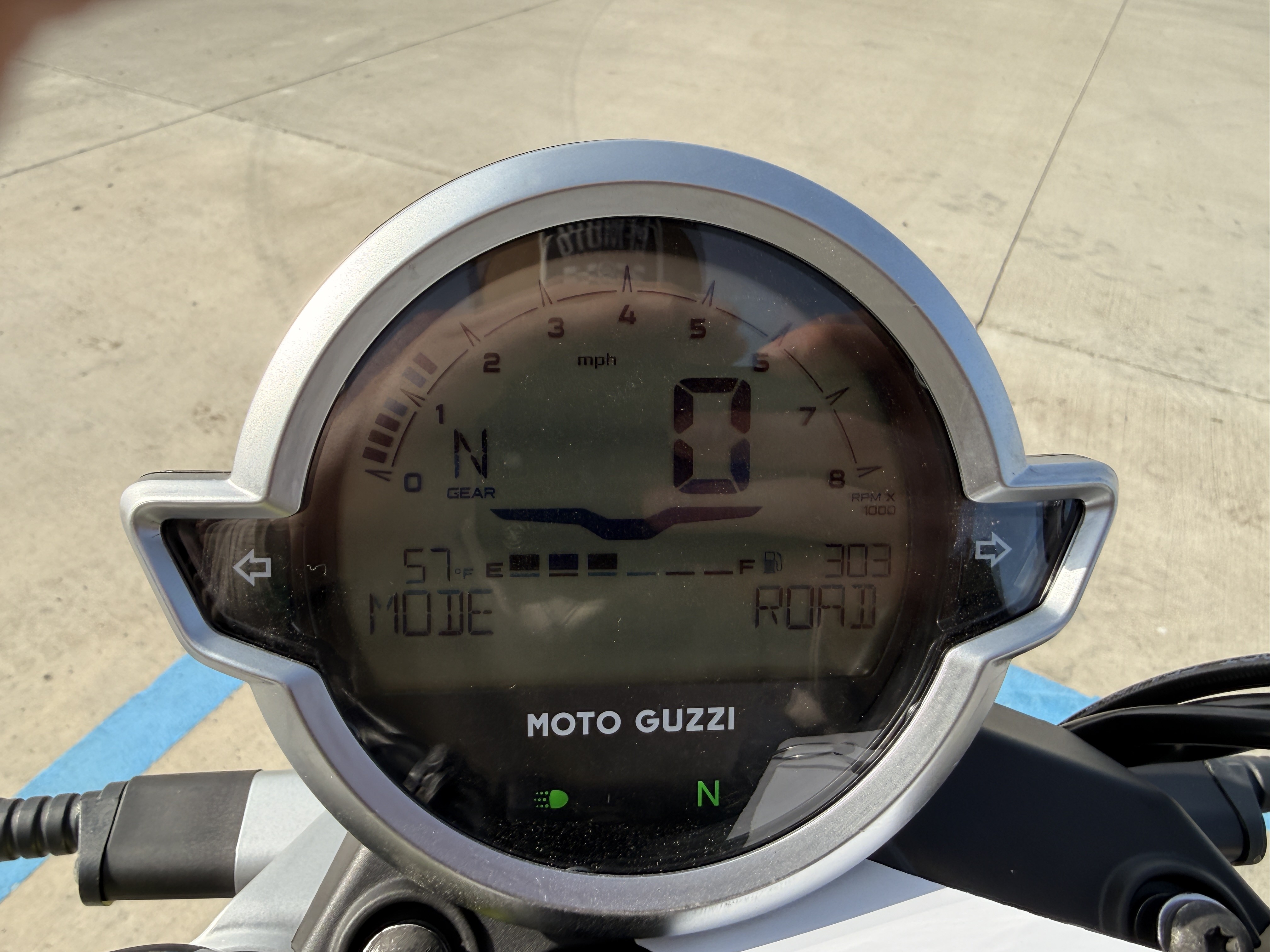 2026 Moto Guzzi V7 Sport 6