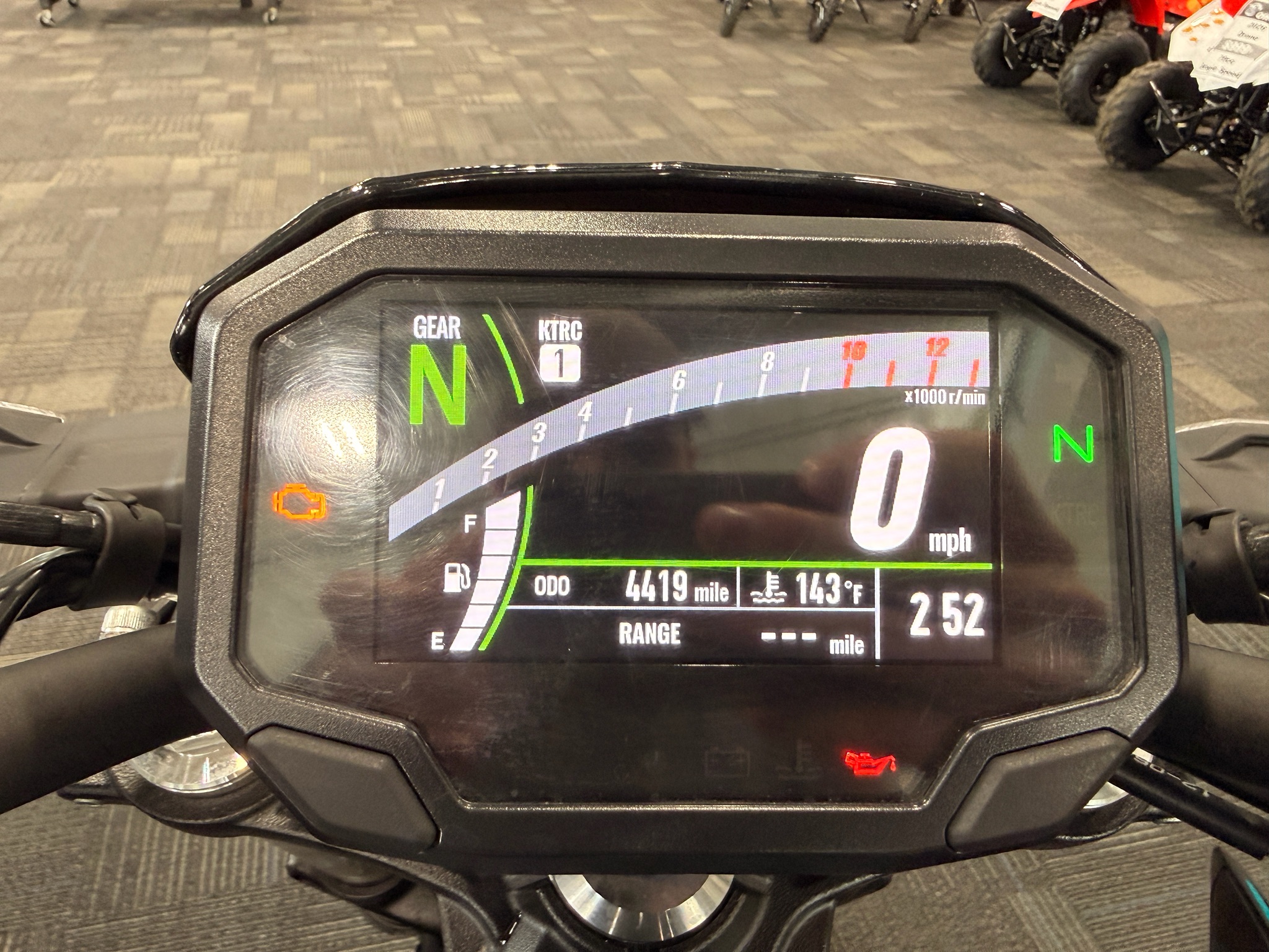 2024 Kawasaki Z650 6