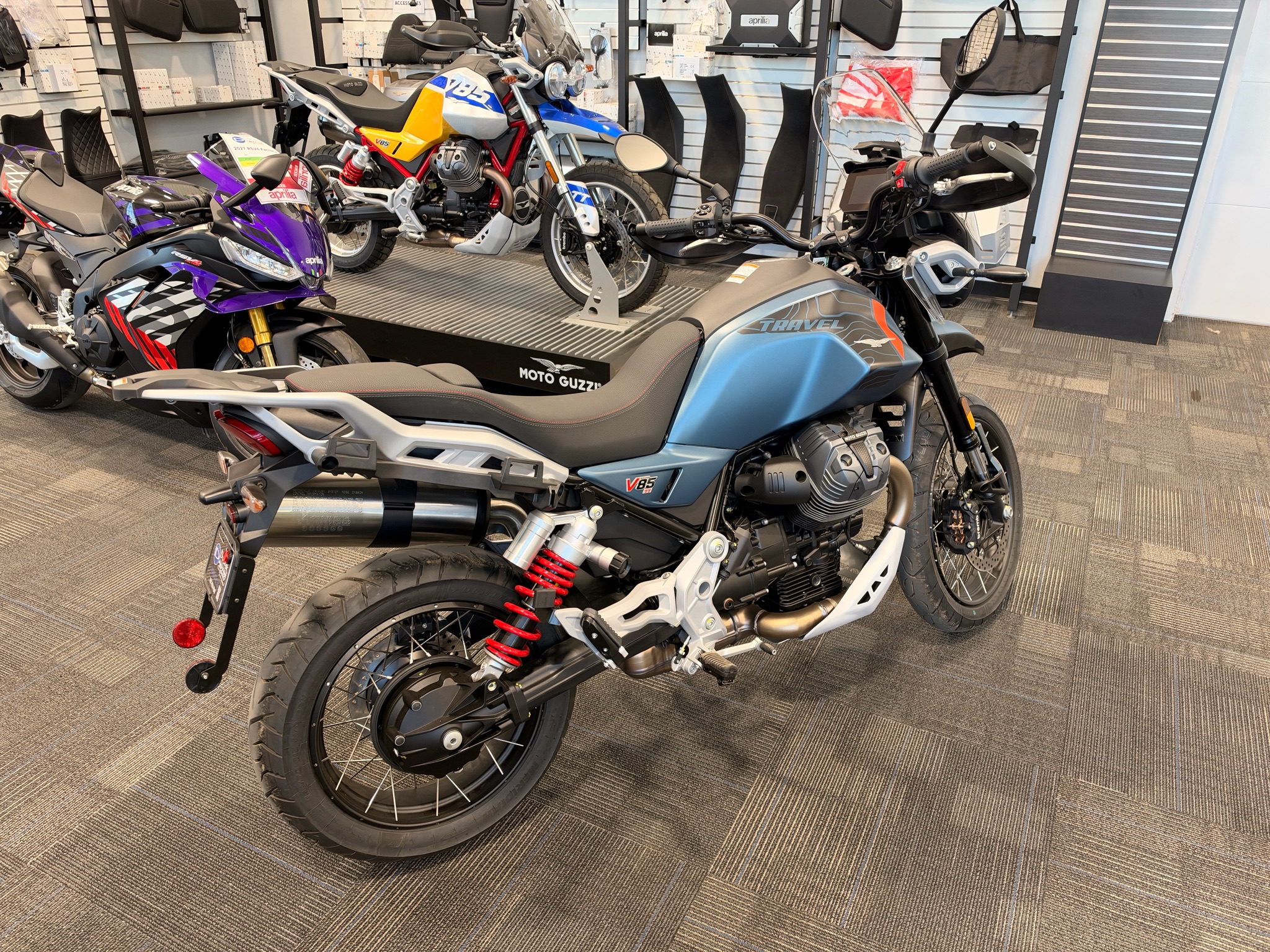 2027 Moto Guzzi V85 TT Travel 2