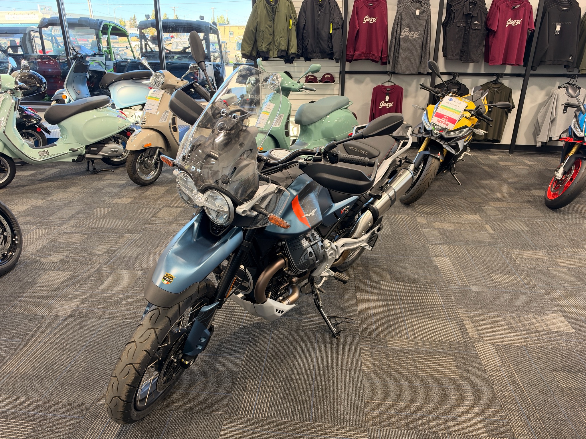 2027 Moto Guzzi V85 TT Travel 4