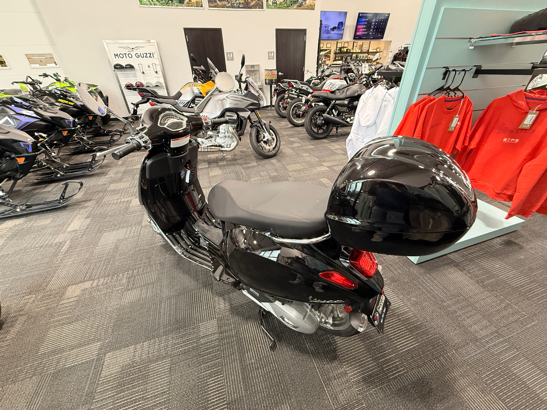 2025 Vespa Primavera 150 6