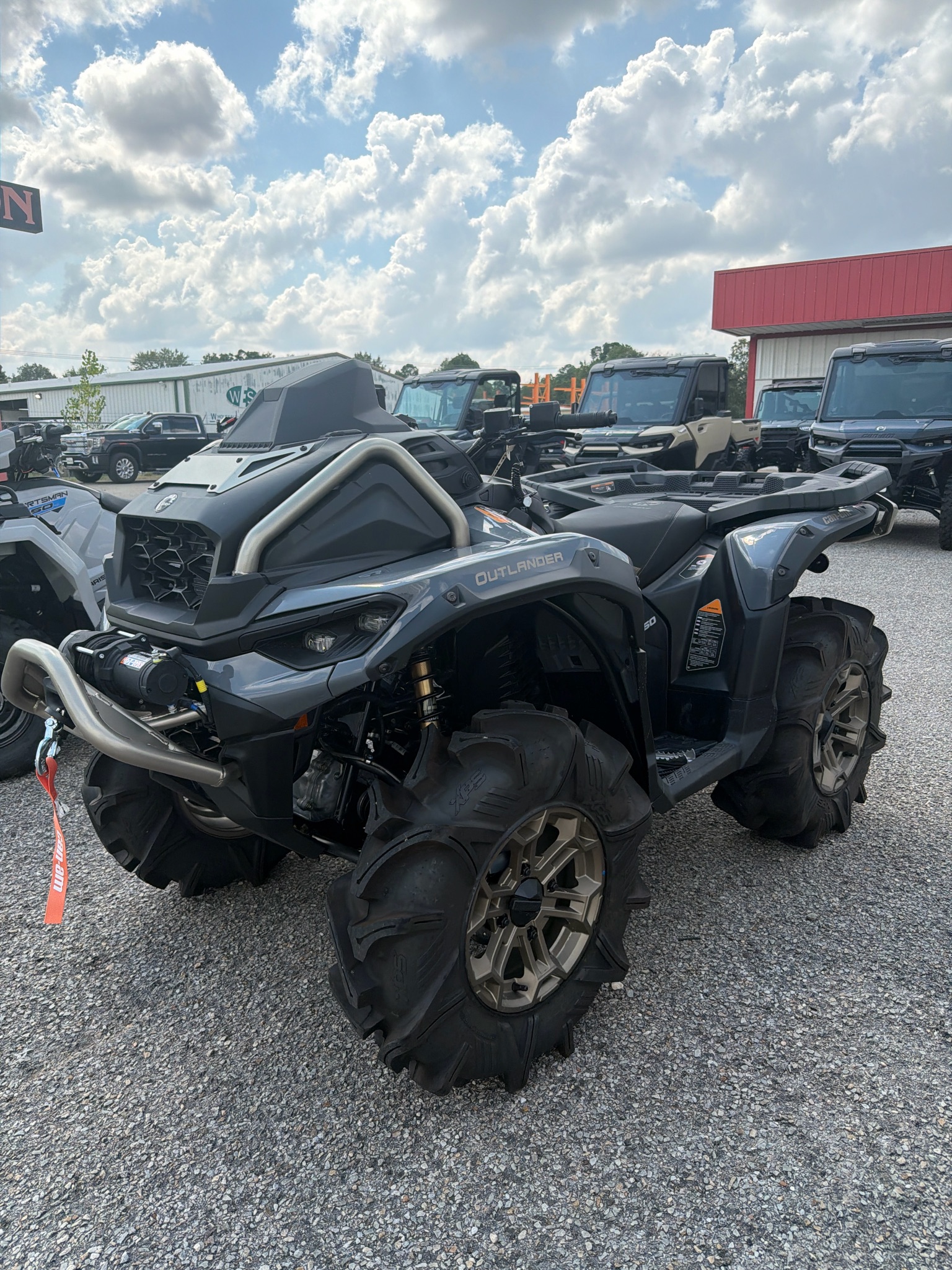 2026 Can-Am™ Outlander X MR 850 1