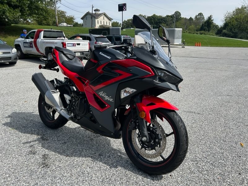 2025 Ninja® 500 ABS