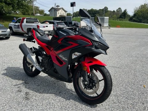 2025 Kawasaki Ninja 500 ABS