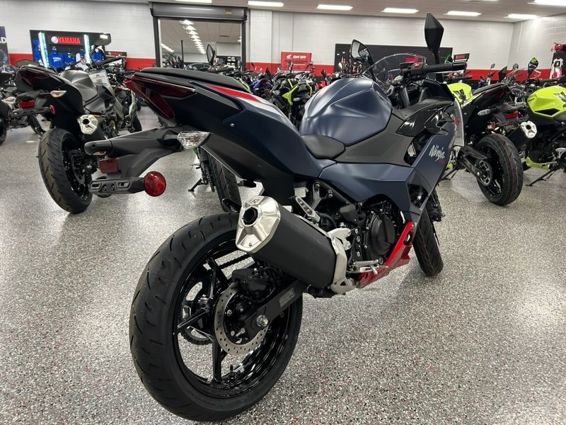 2026 Kawasaki Ninja® 500 ABS 2