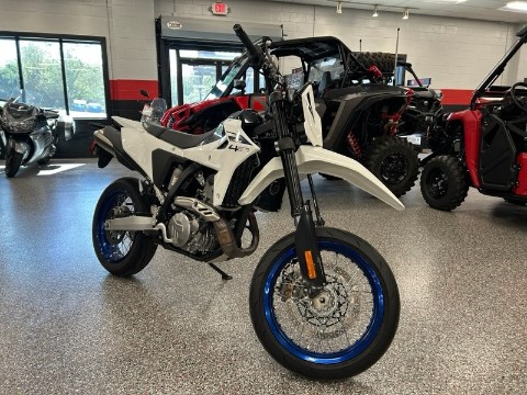2025 Suzuki DR-Z4SM — photo 1 of 17