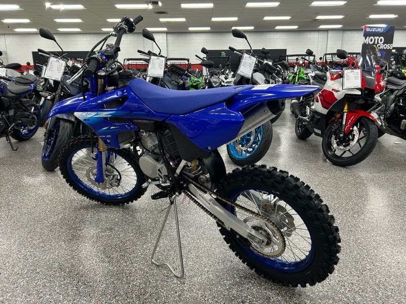 2027 Yamaha YZ85LW 3