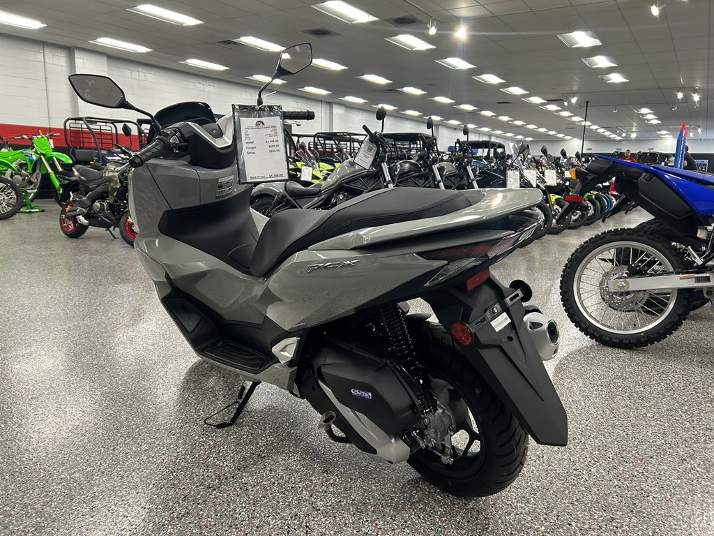 Honda PCX 本体 2026 Honda PCX, Honey Brook PA | New Scooters for Sale: Specs