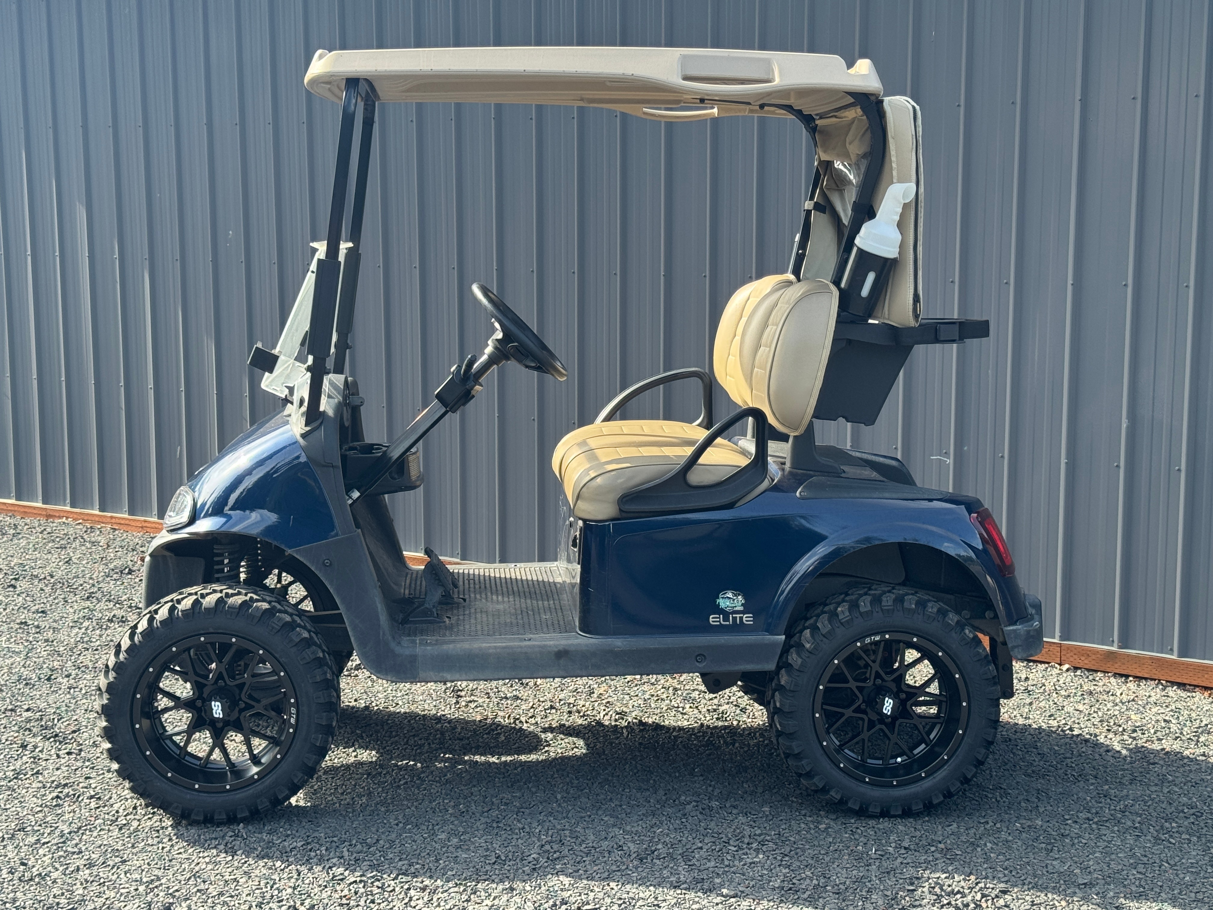 2022 E-Z-GO Freedom RXV ELiTE Lithium — photo 2