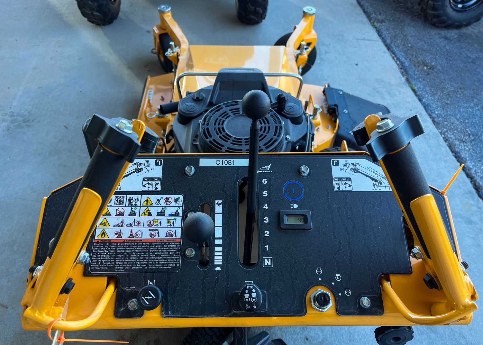 New Cub Cadet Pro HW 336 36 in. Kawasaki FS481V 14.5 hp, Tuscumbia