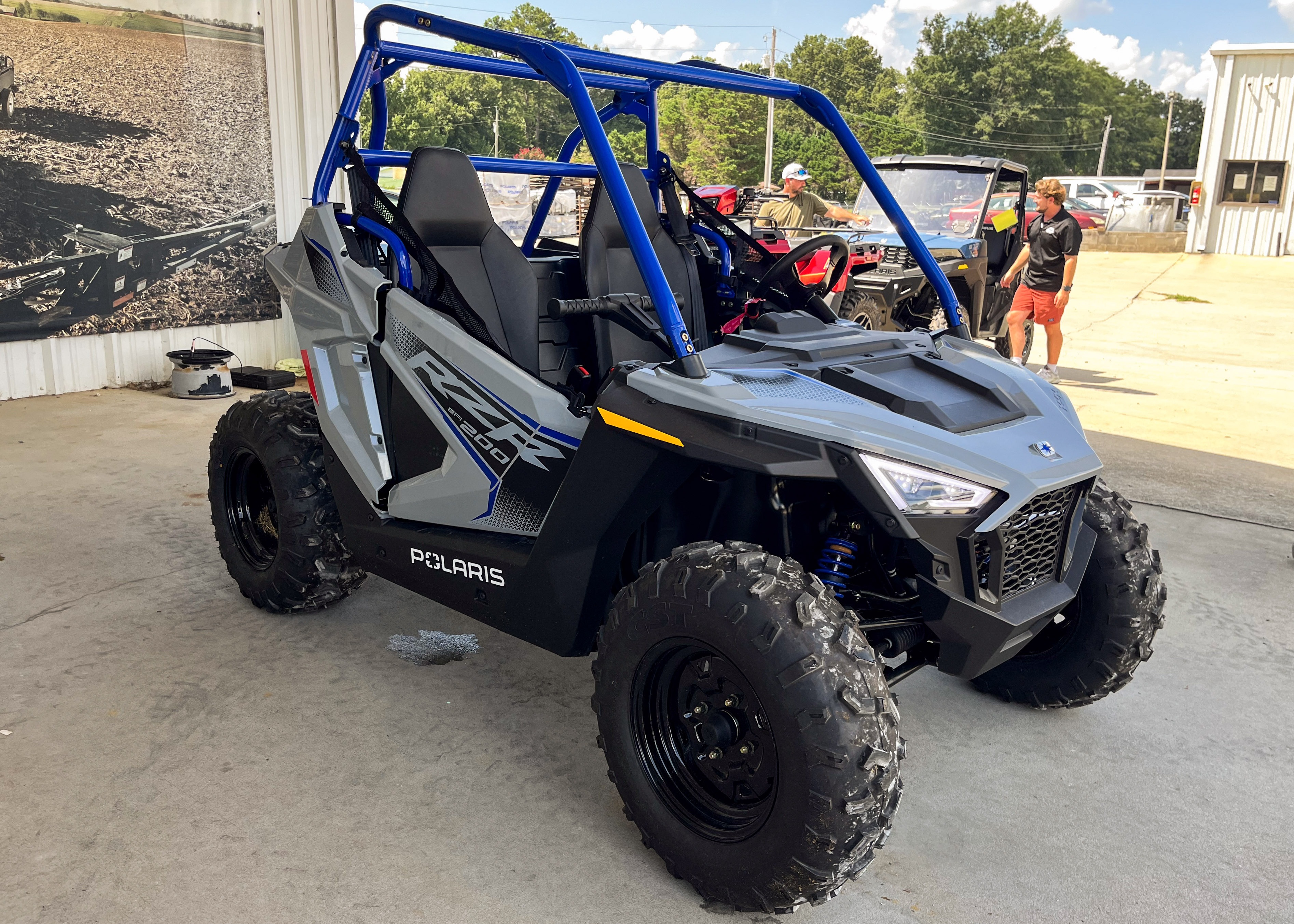 2026 Polaris RZR 200 EFI 3