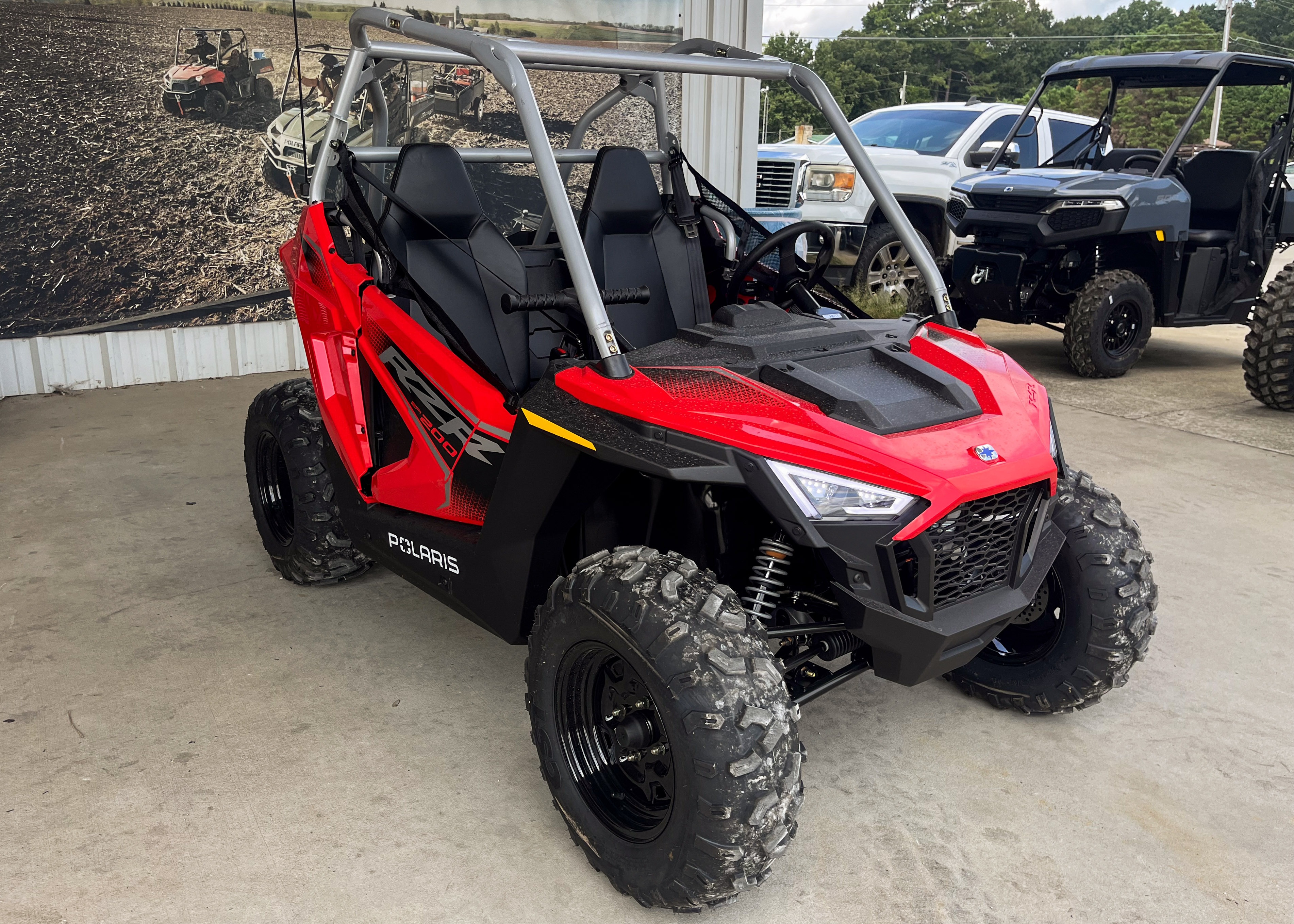 2026 Polaris RZR 200 EFI 3