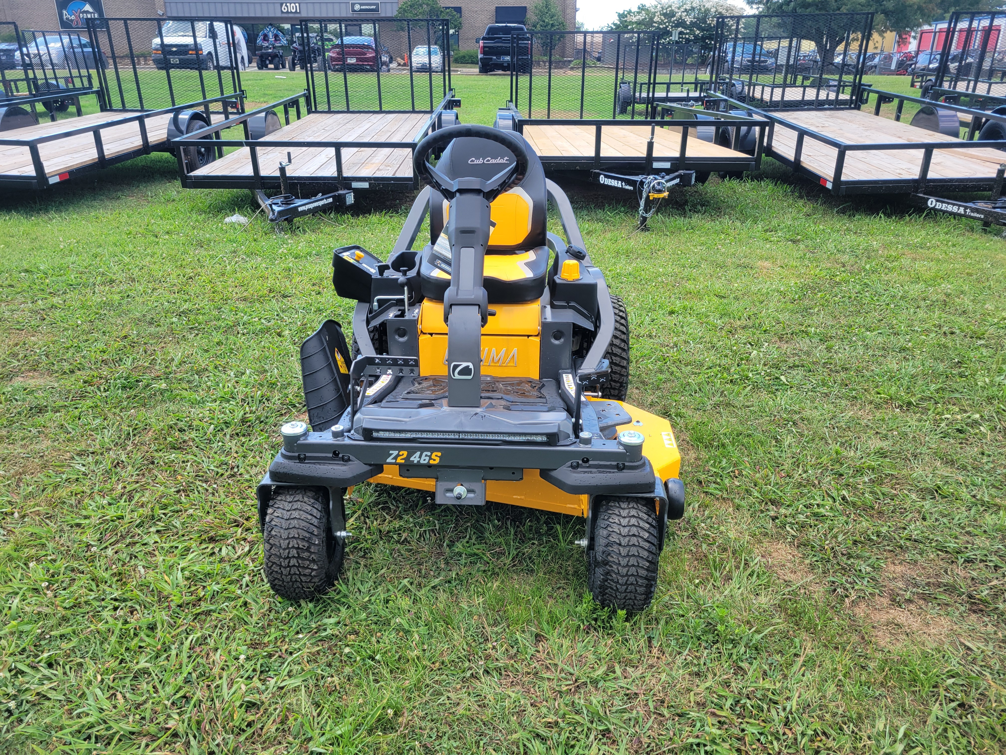 ユークレース New Cub Cadet Ultima Series ZS Z2 46S 46 in. Kawasaki FR651V 21.5
