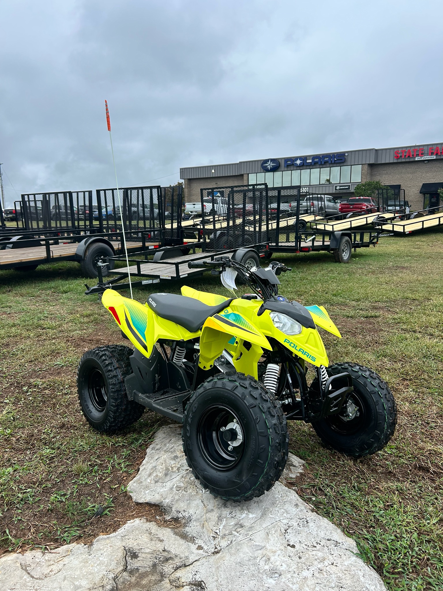 2027 Polaris Outlaw 110 EFI 1