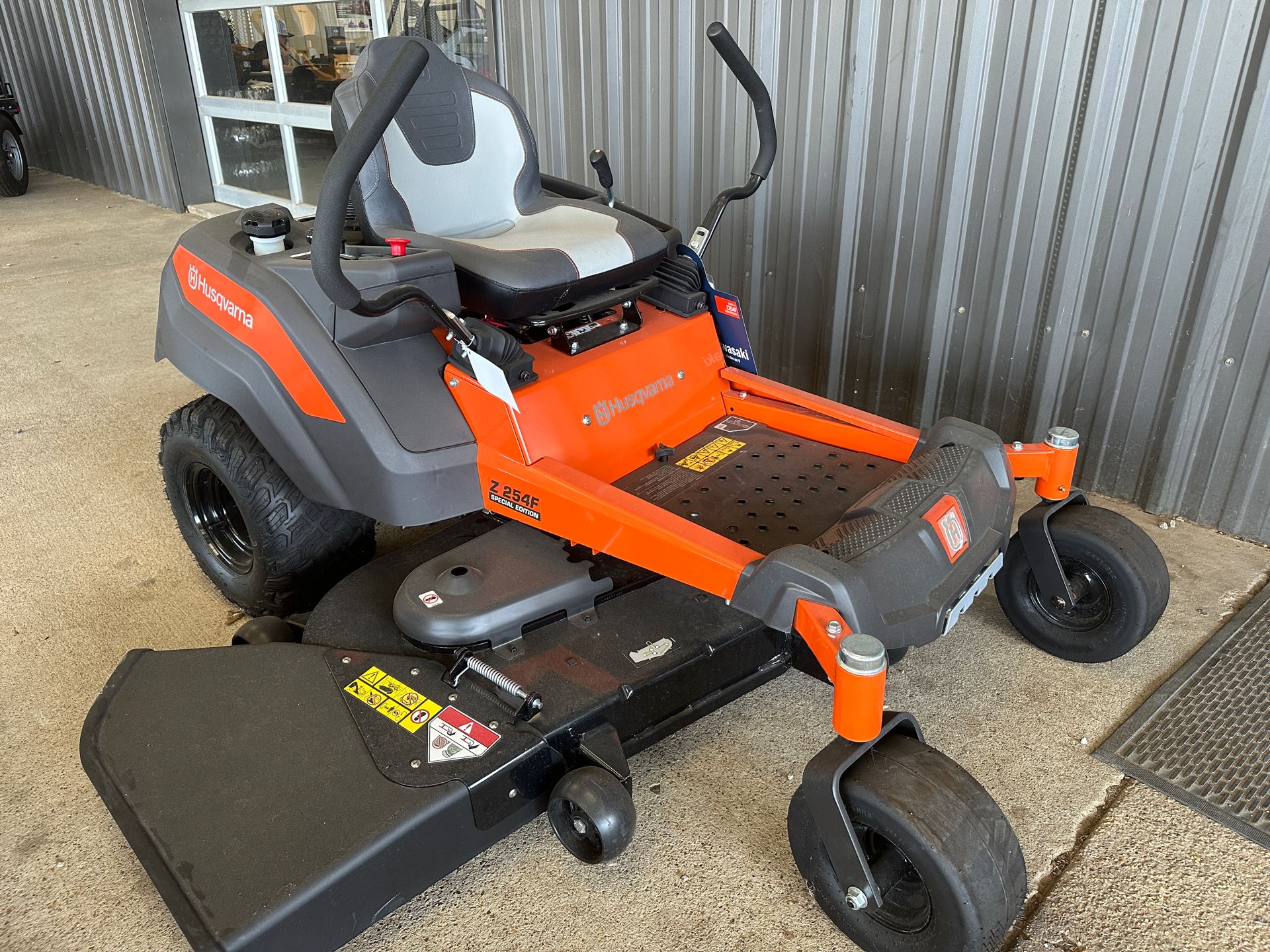 Husqvarna Z254f Home Depot Husqvarna Zero Turn Husqvarna Z254f