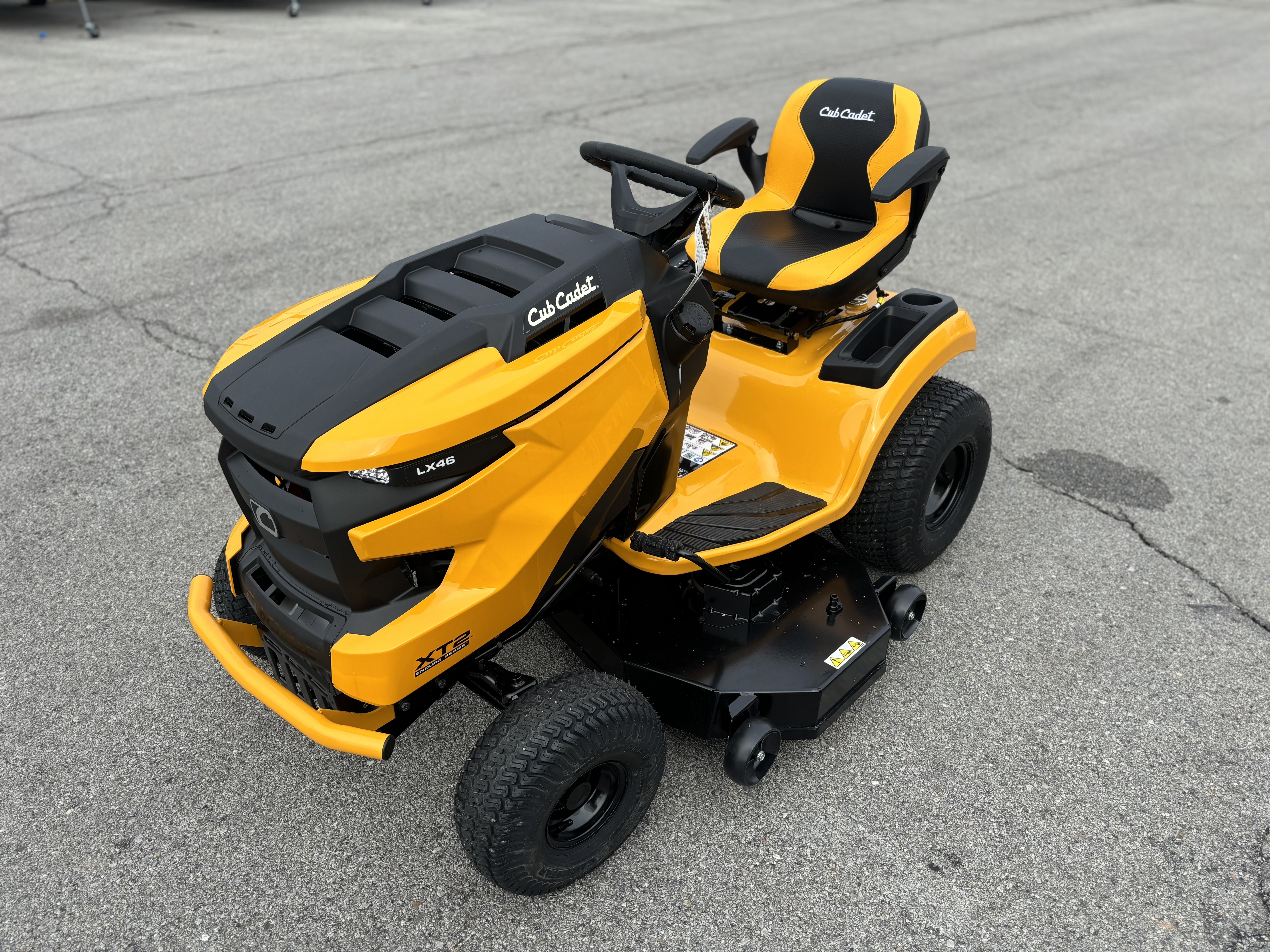 Yellow Korner ケイトモス New 2026 Cub Cadet XT2 LX46 46 in. Kohler 7000 Series HD 22 hp