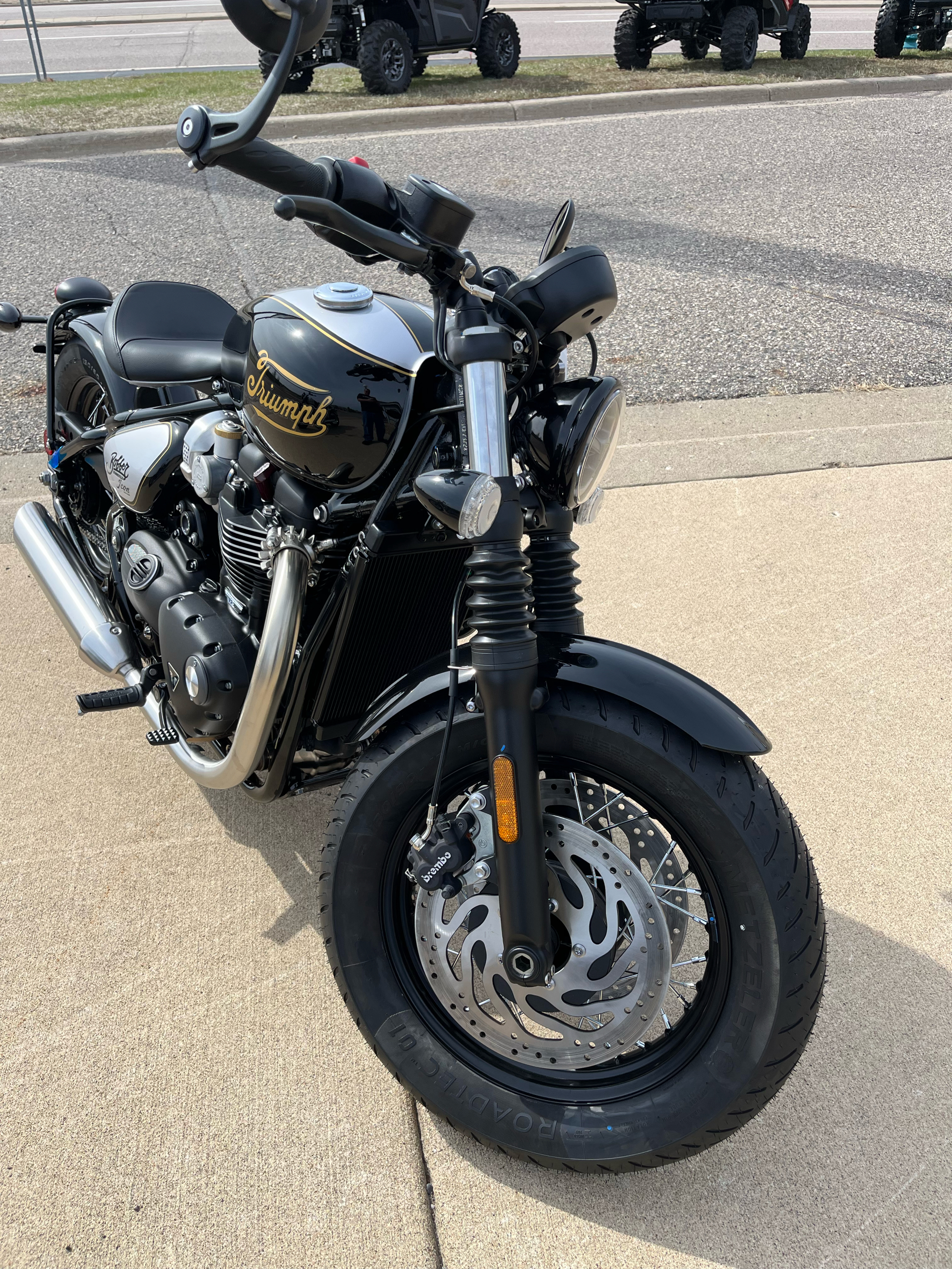 2025 Triumph Bonneville Bobber in Belle Plaine, Minnesota - Photo 2