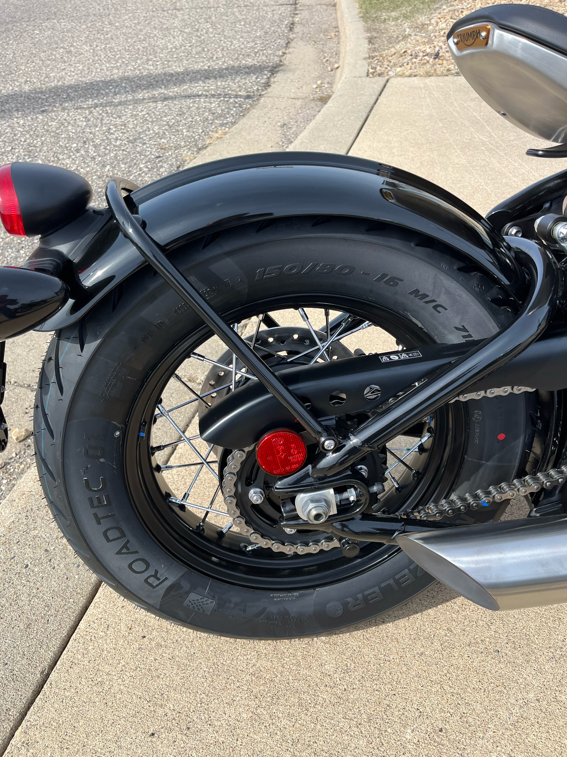 2025 Triumph Bonneville Bobber in Belle Plaine, Minnesota - Photo 5