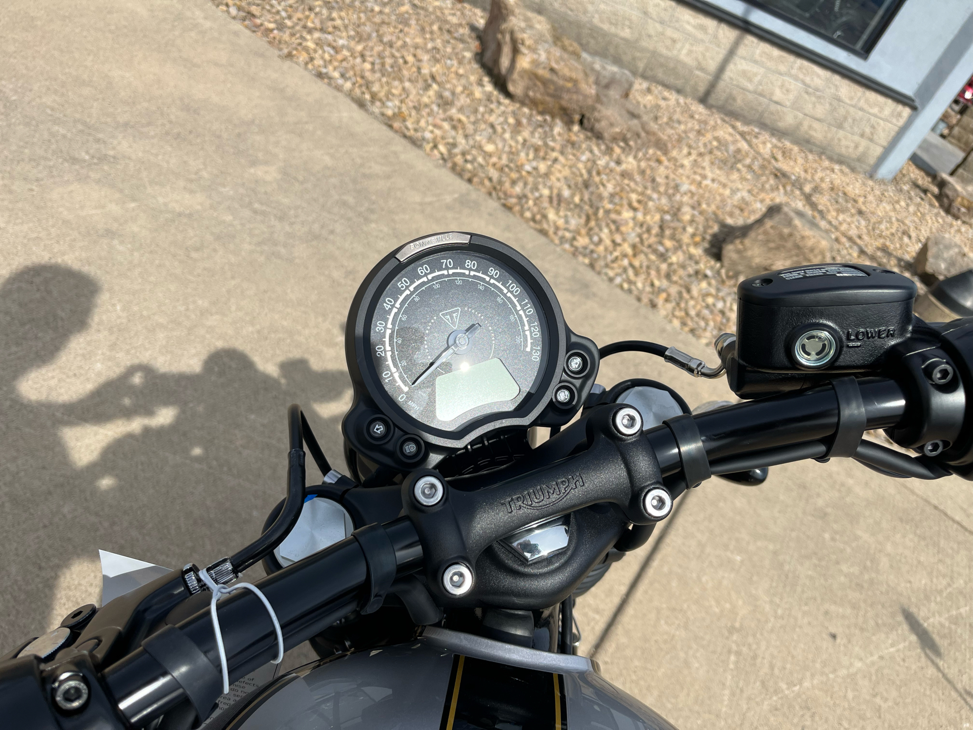 2025 Triumph Bonneville Bobber in Belle Plaine, Minnesota - Photo 7