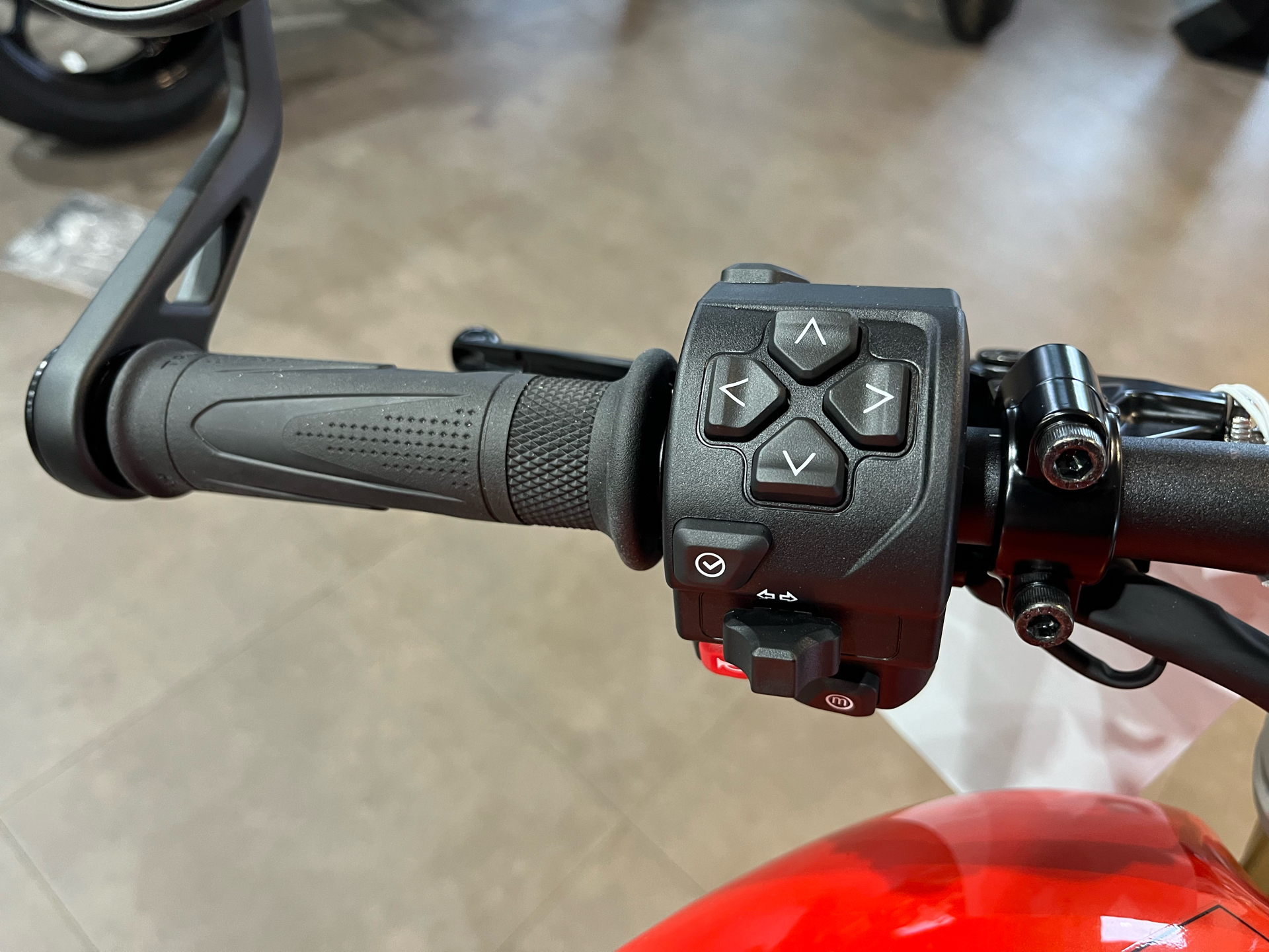 2025 Triumph Speed Twin 1200 RS in Belle Plaine, Minnesota - Photo 9