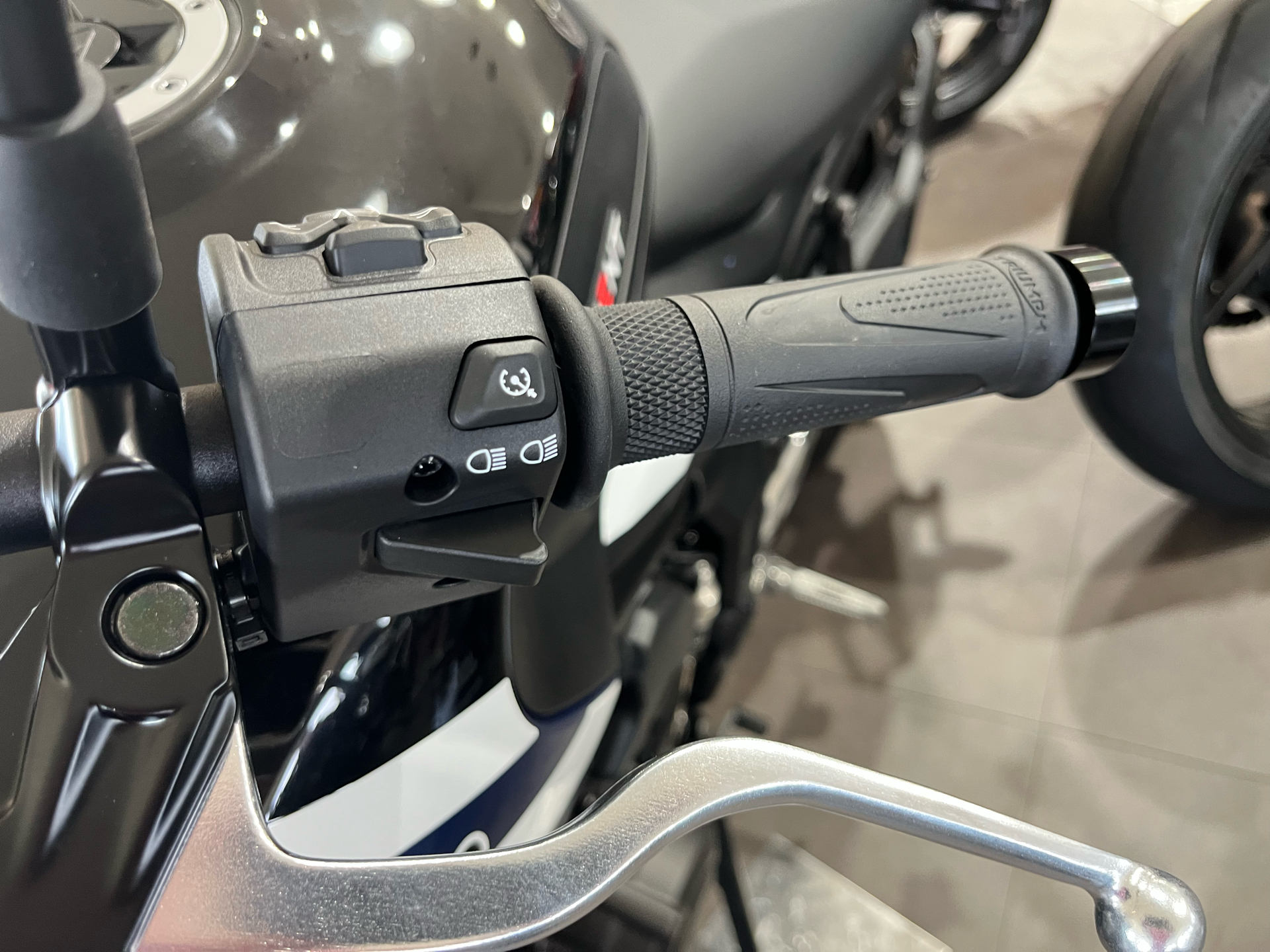 2025 Triumph Trident 660 in Belle Plaine, Minnesota - Photo 5