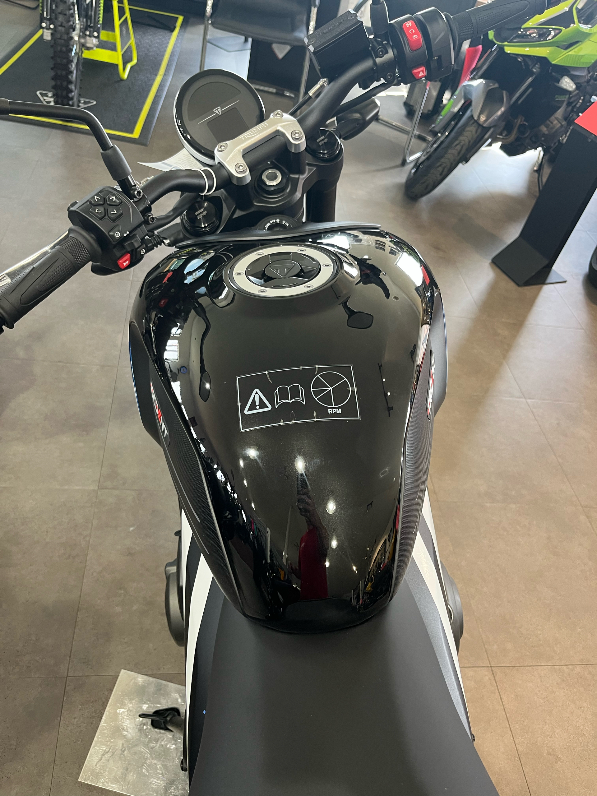 2025 Triumph Trident 660 in Belle Plaine, Minnesota - Photo 7