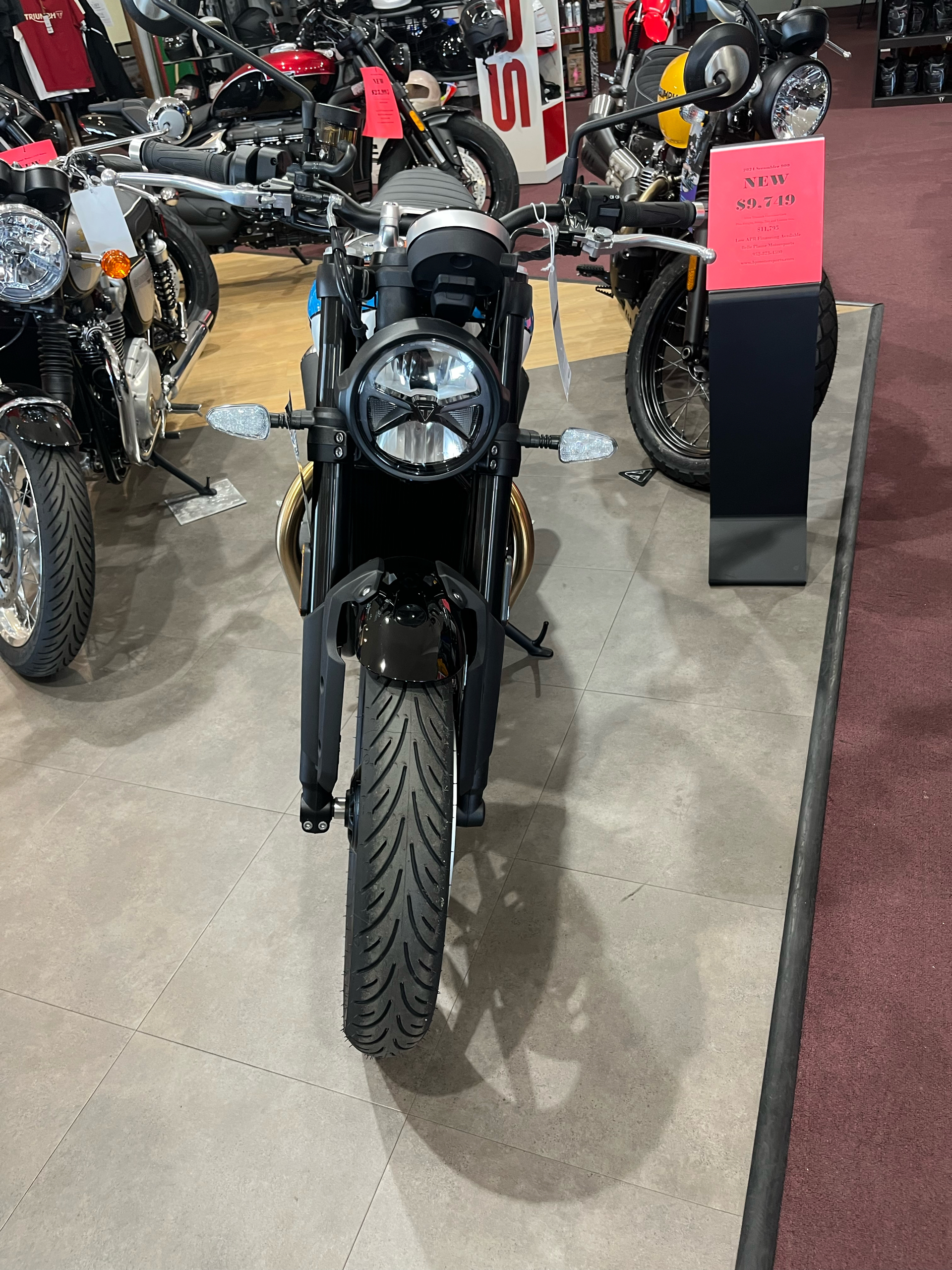 2025 Triumph Speed Twin 900 in Belle Plaine, Minnesota - Photo 11