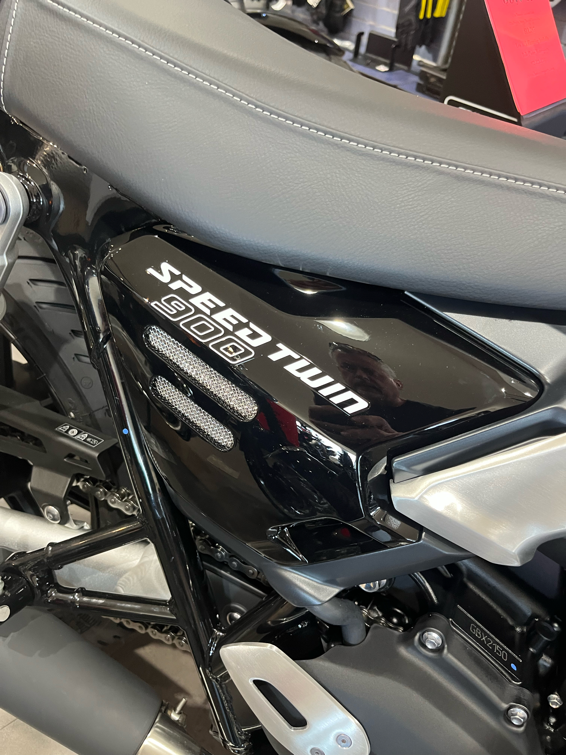 2025 Triumph Speed Twin 900 in Belle Plaine, Minnesota - Photo 12