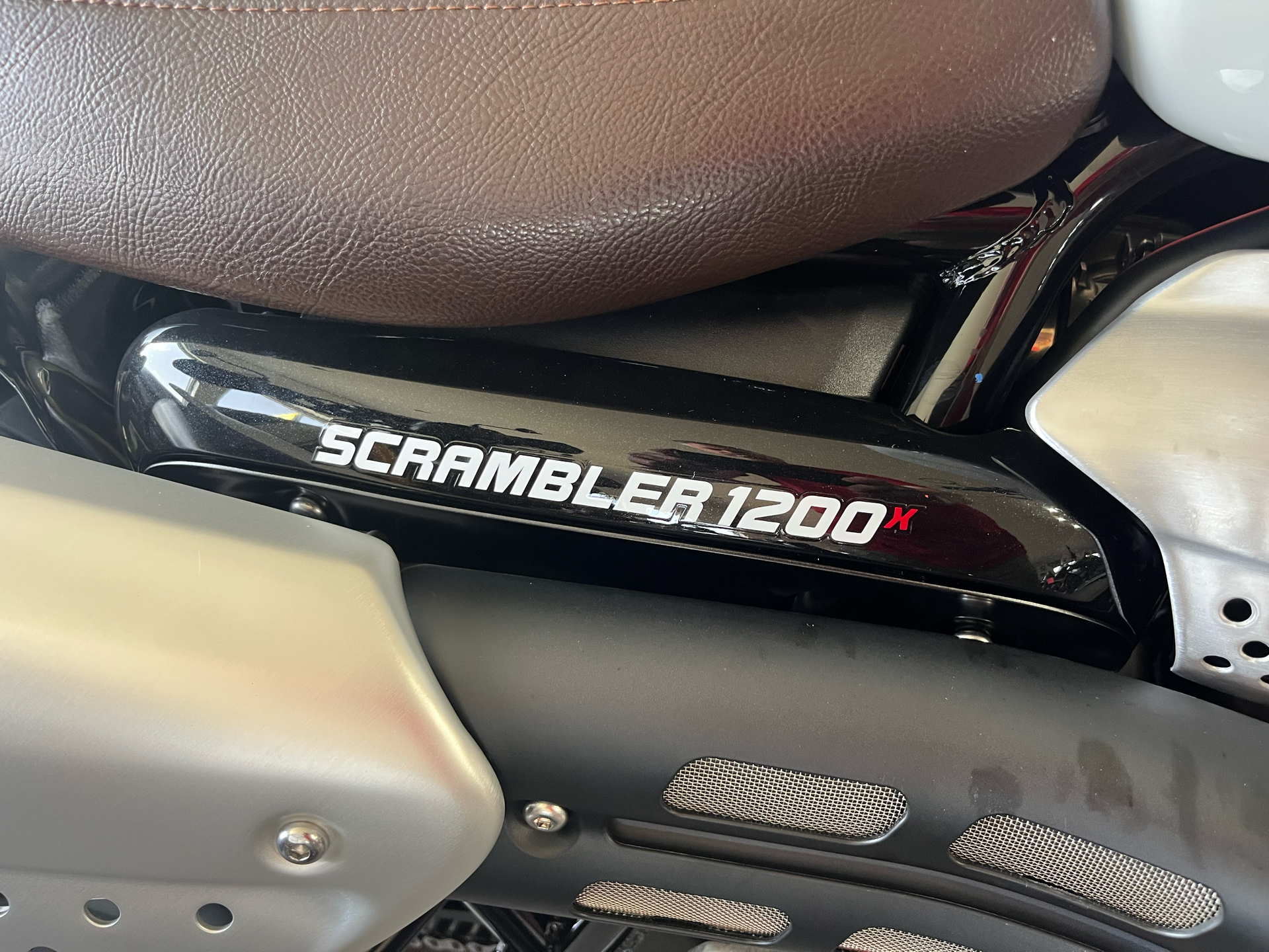 2024 Triumph Scrambler 1200 X in Belle Plaine, Minnesota - Photo 11