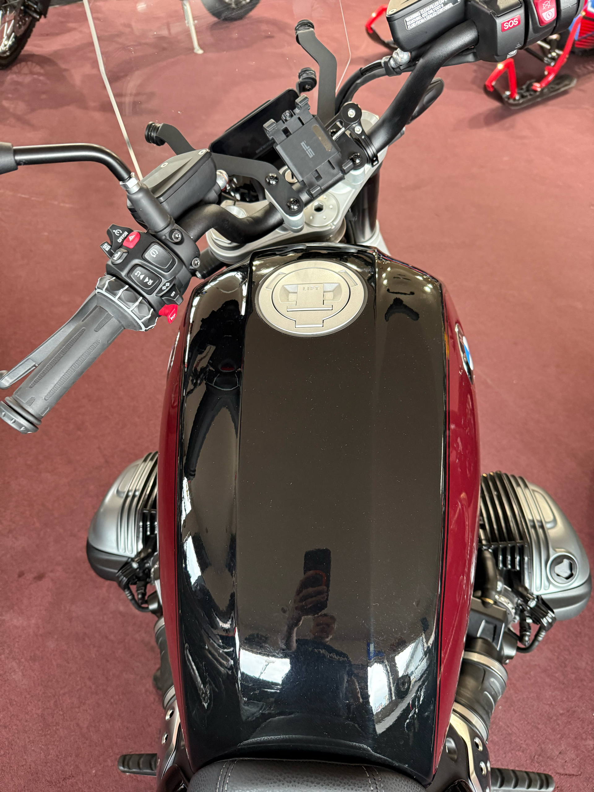2024 BMW R 12 in Belle Plaine, Minnesota - Photo 8