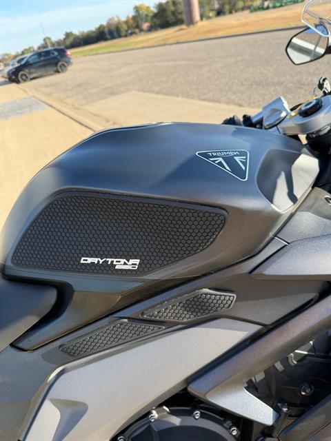 2025 Triumph Daytona 660 in Belle Plaine, Minnesota - Photo 8
