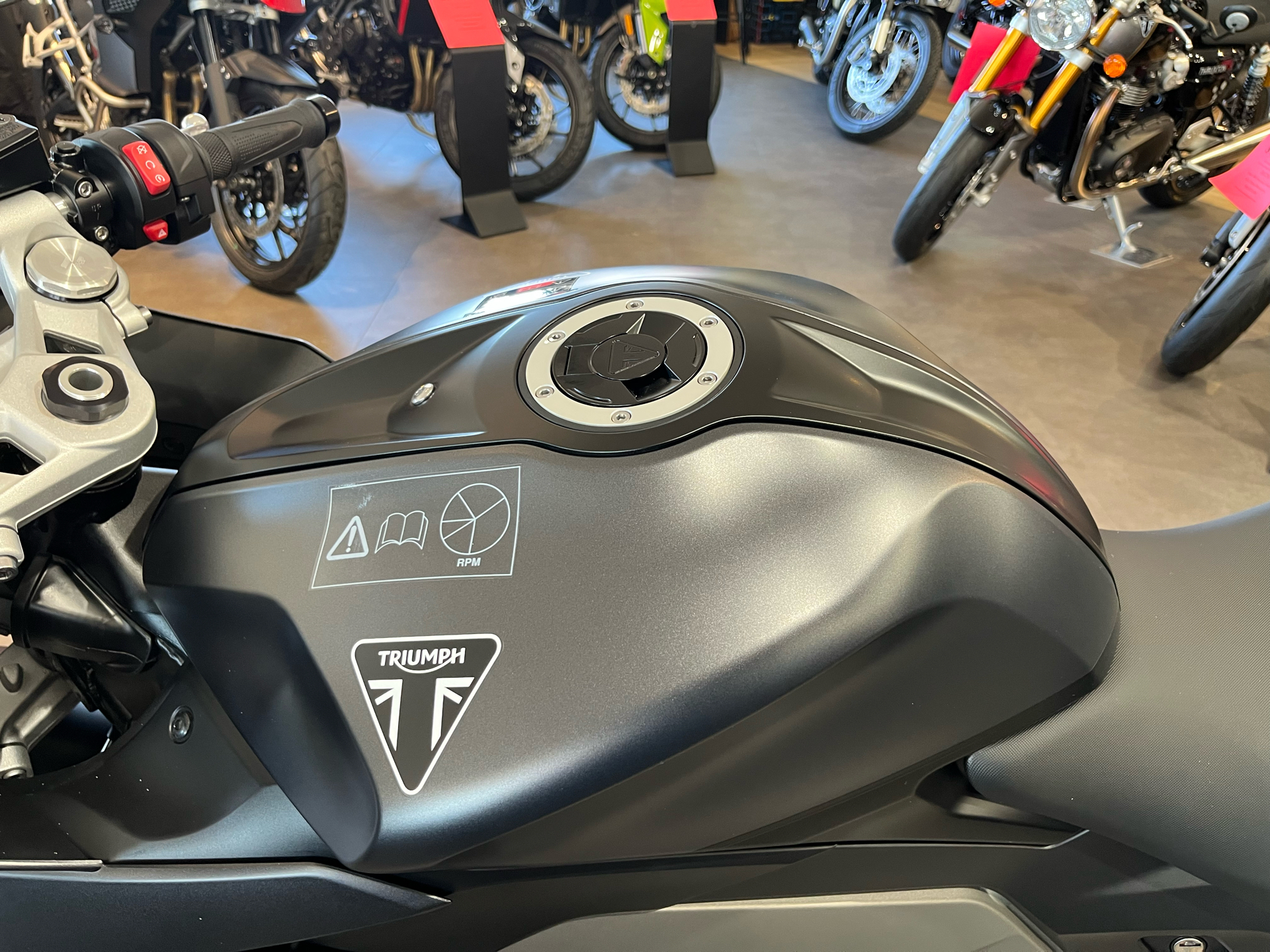 2025 Triumph Daytona 660 in Belle Plaine, Minnesota - Photo 7
