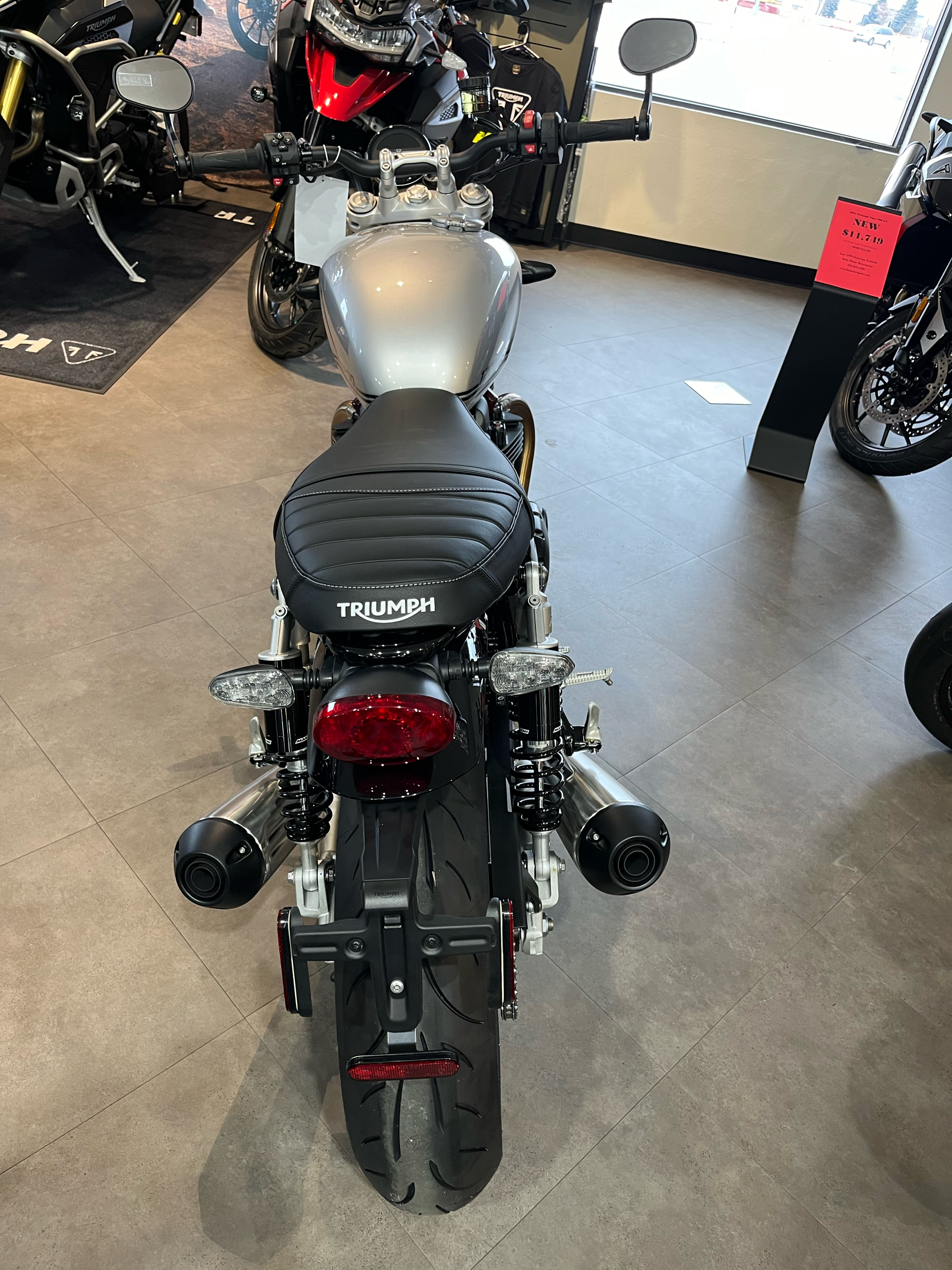 2025 Triumph Speed Twin 1200 in Belle Plaine, Minnesota - Photo 9