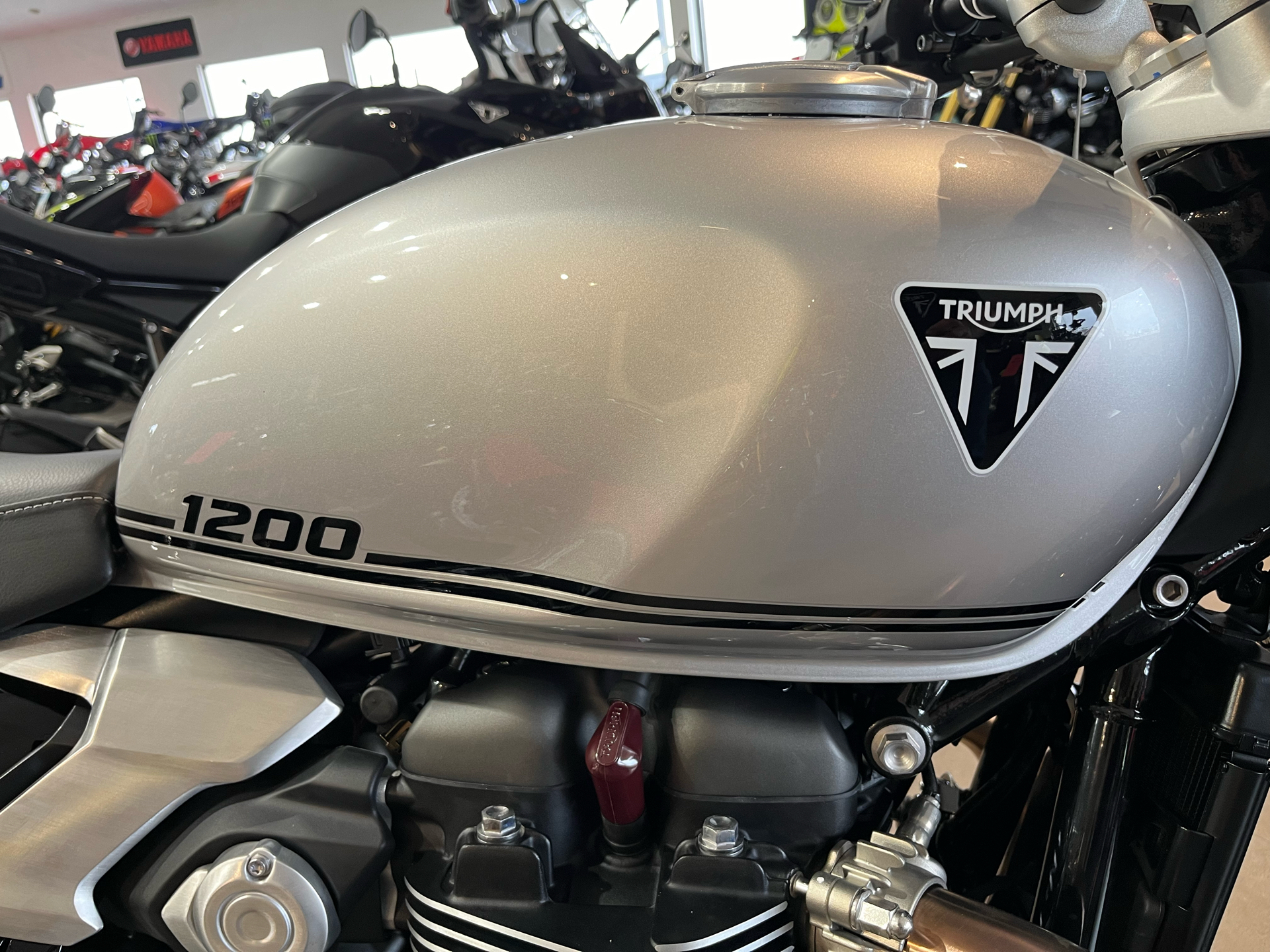 2025 Triumph Speed Twin 1200 in Belle Plaine, Minnesota - Photo 12
