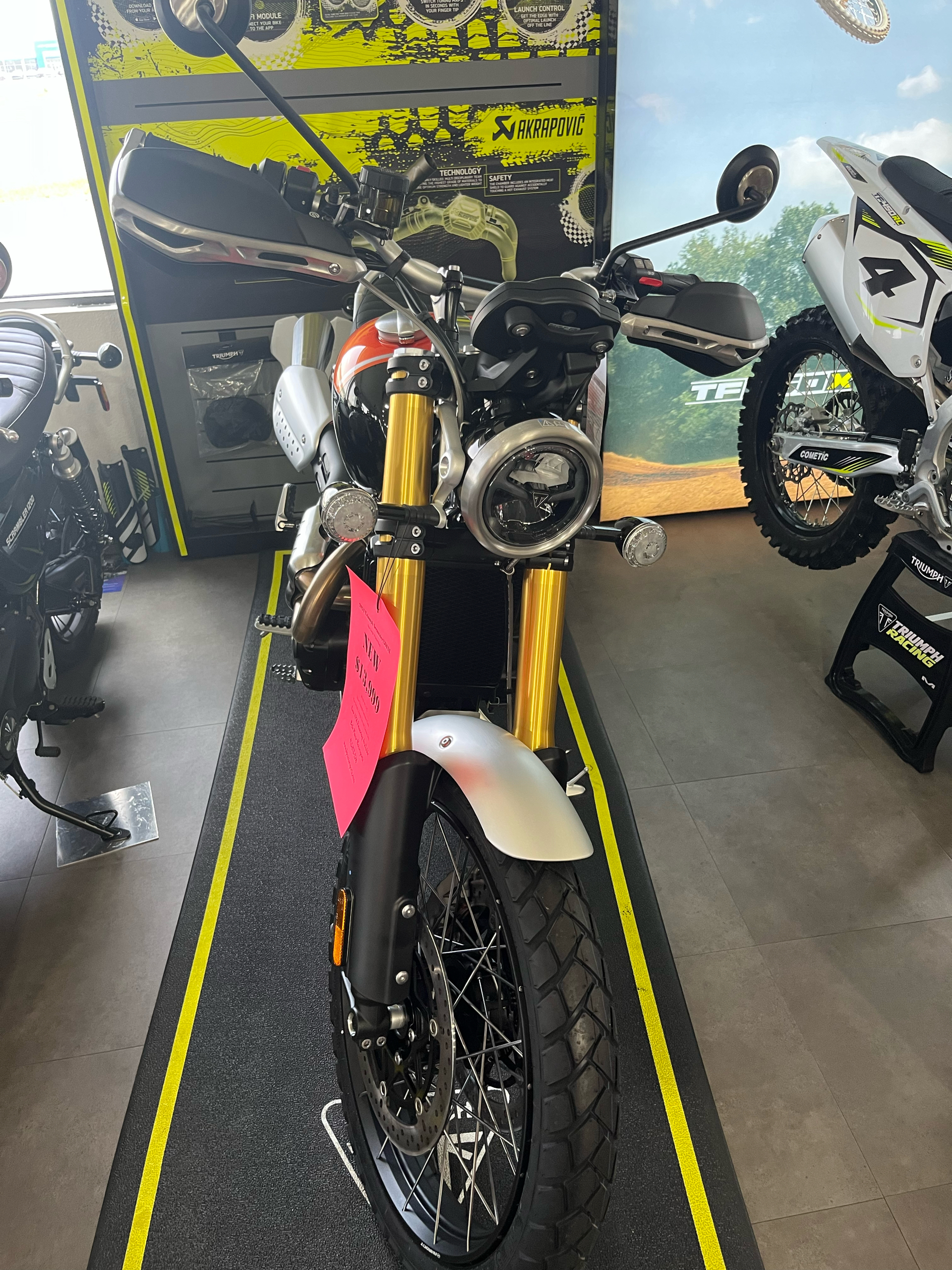 2025 Triumph Scrambler 1200 XE in Belle Plaine, Minnesota - Photo 3