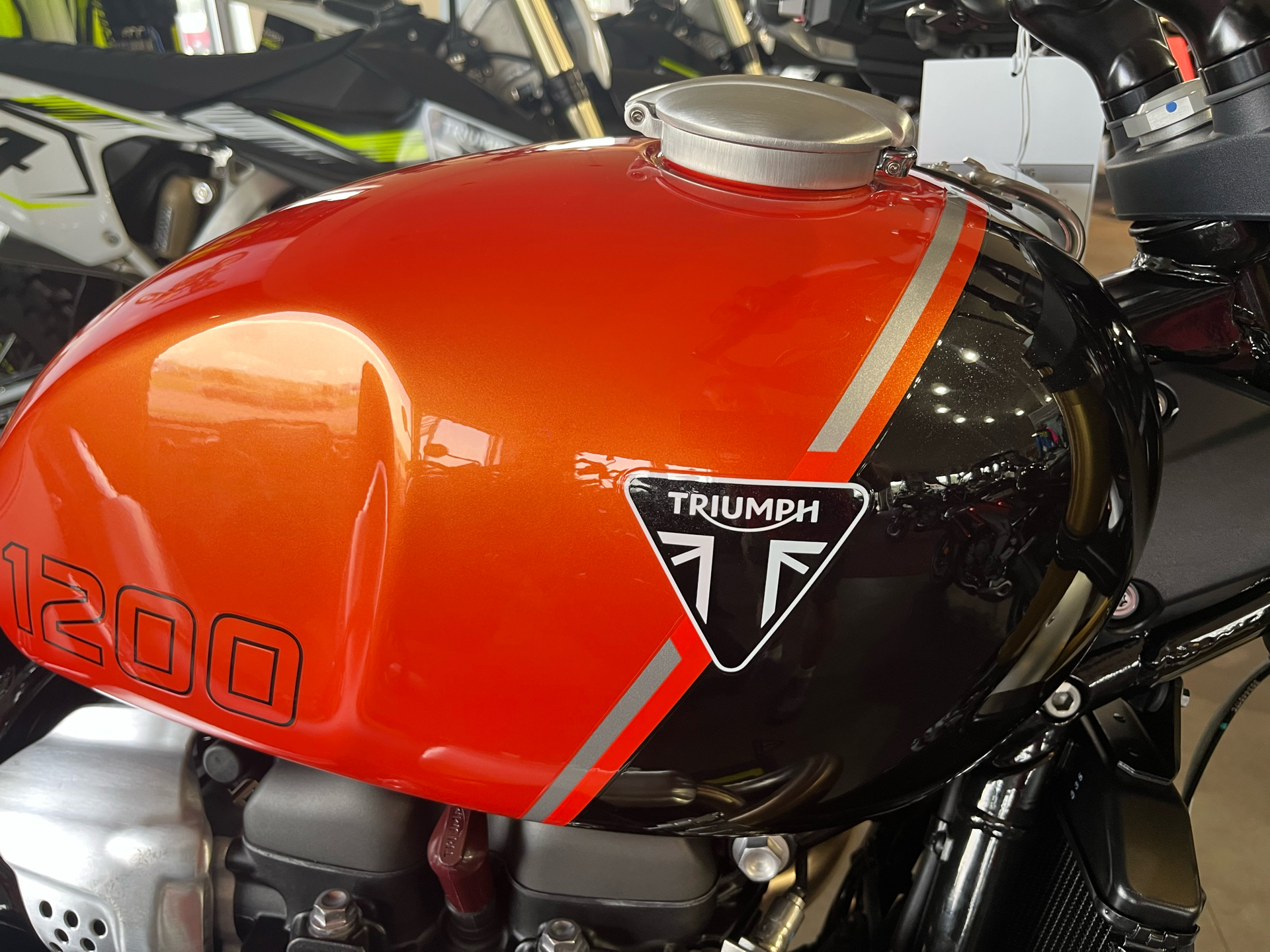 2025 Triumph Scrambler 1200 XE in Belle Plaine, Minnesota - Photo 4